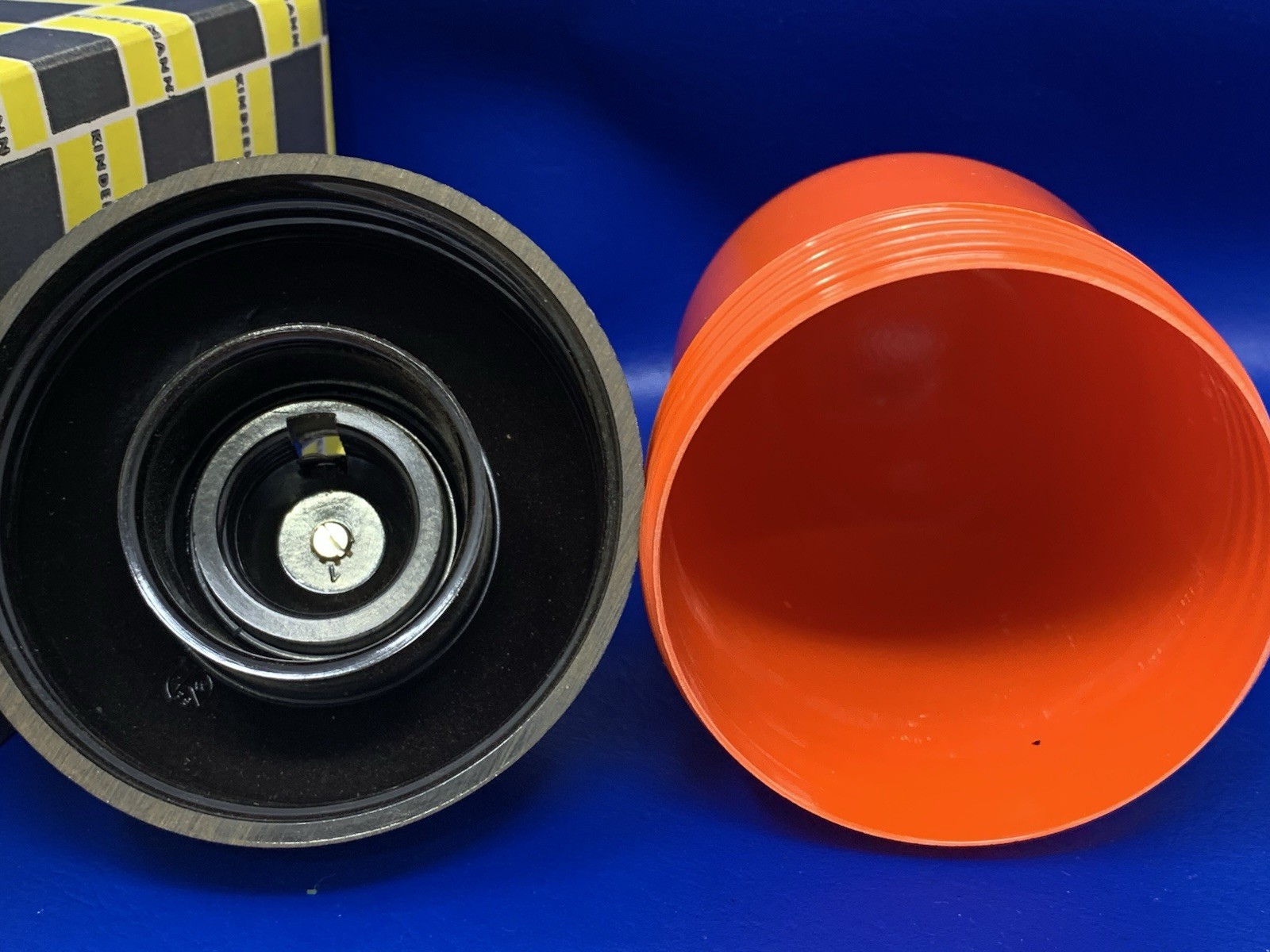 Kindermann Globe Safelite Filter 22 541 ORANGE GLOBE SOCKET NEW OLD STOCK 15 W