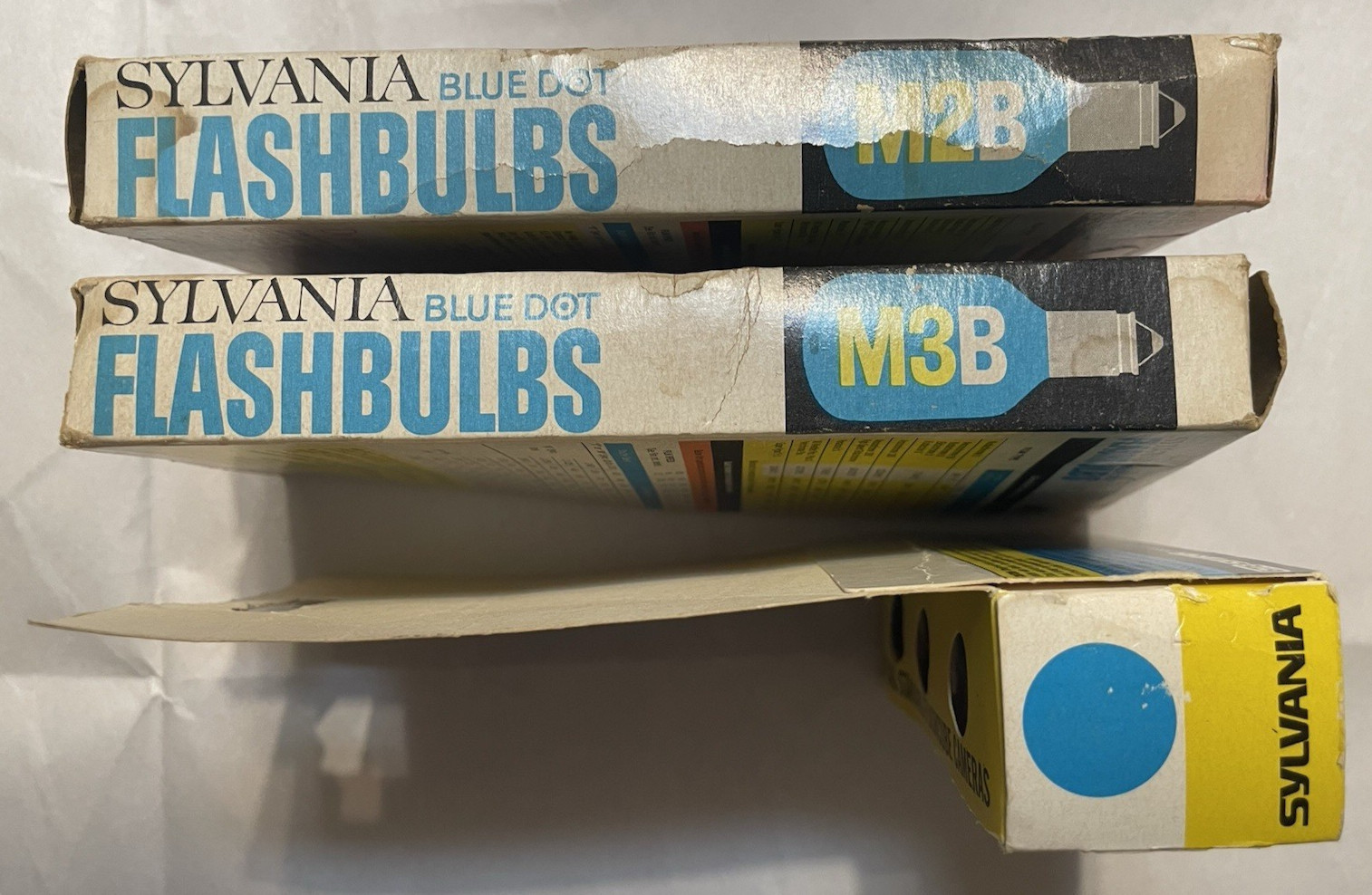 Vintage Sylvania Blue Dot Flashbulbs & Flashcubes Lot of 3 Boxes 36 Flashes NOS