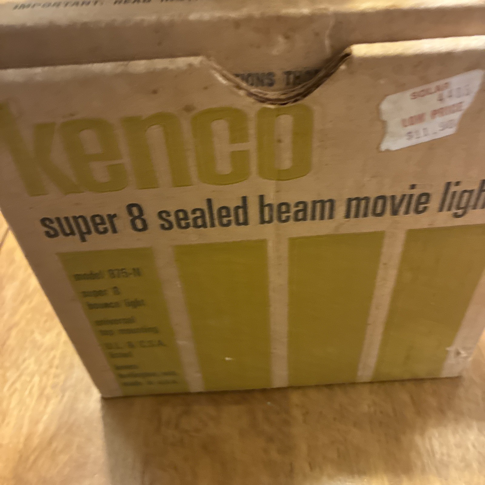 VINTAGE KENCO SUPER 8 SEALED BEAM MOVIE LIGHT MODEL 875-N UNIVERSAL TOP MOUNT