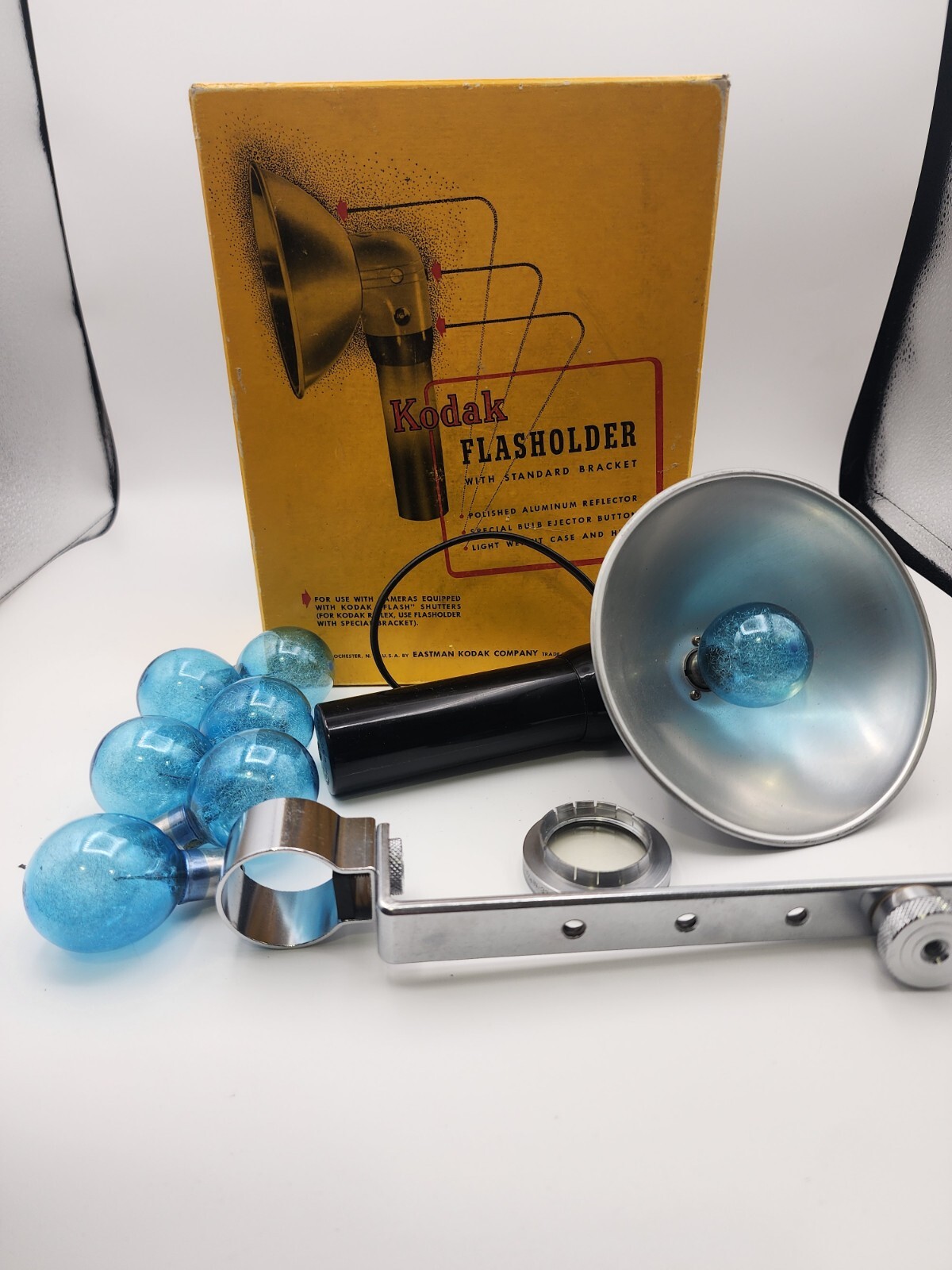 Vintage Kodak Flasholder w/Standard Bracket Original Box & Bulbs Untested