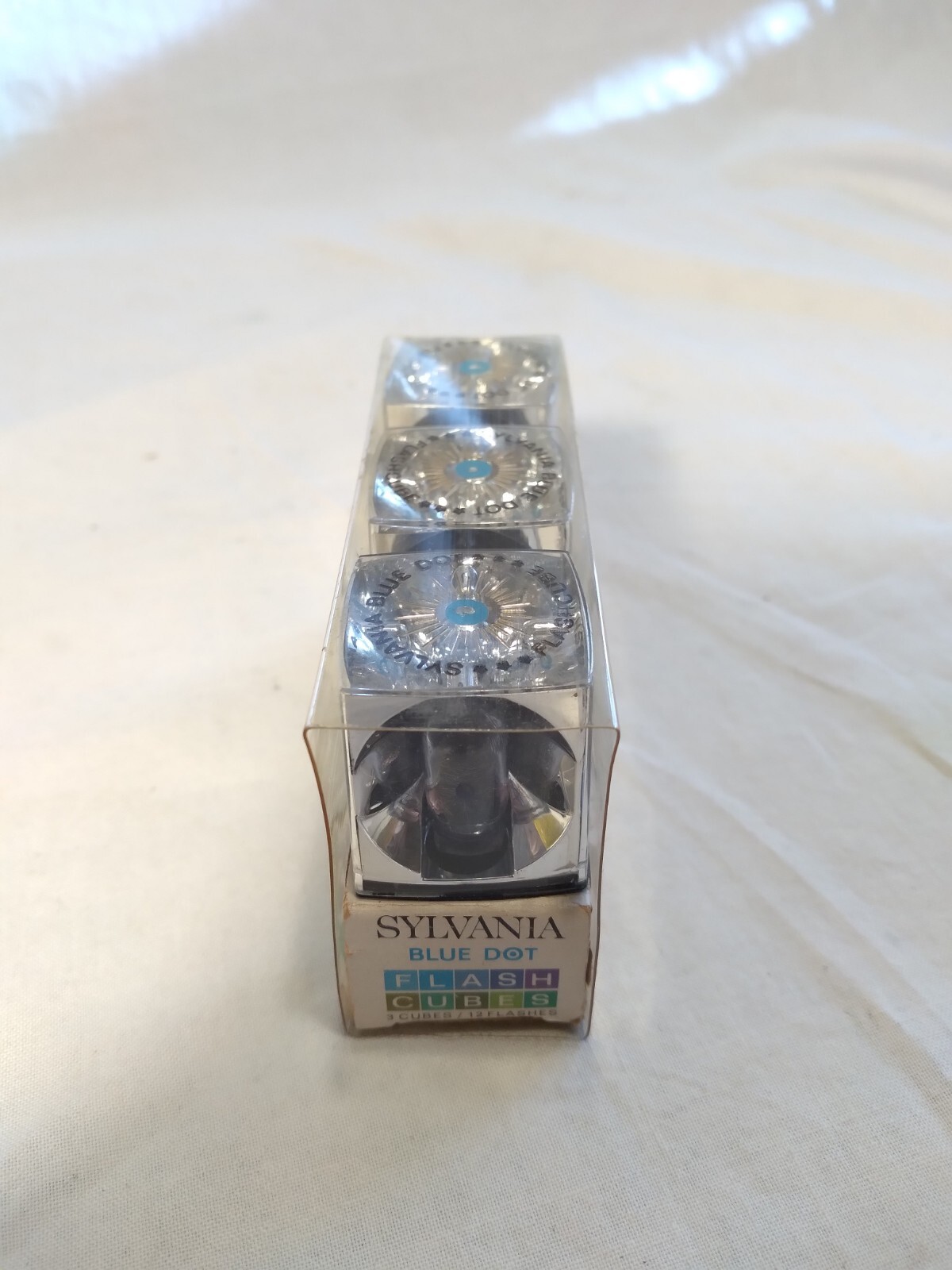Sylvania Flashbulbs Blue Dot M2 – Incomplete / Sylvania Blue Dot Flash Cubes