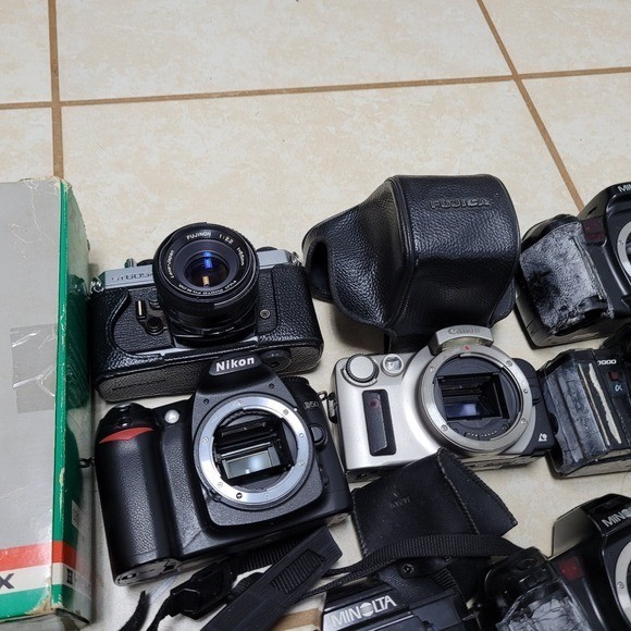 Vintage 35mm Film Camera Bundle For Parts Minolta Canon Nikon Fujica Hanimex