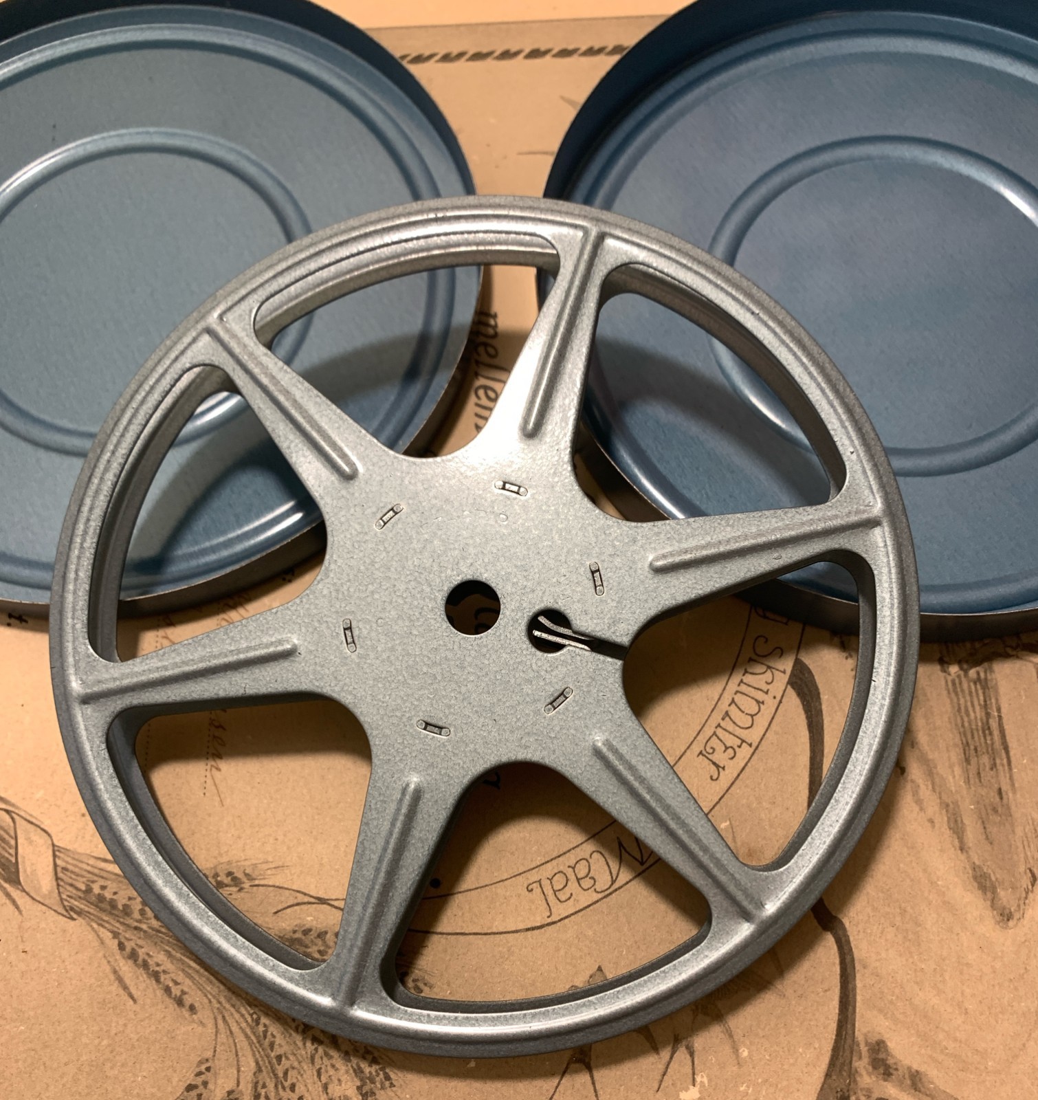 Vintage Lot of 4 Film Reels W Blue Canisters for 8mm, Both Metal, 5″ Holds 200ft