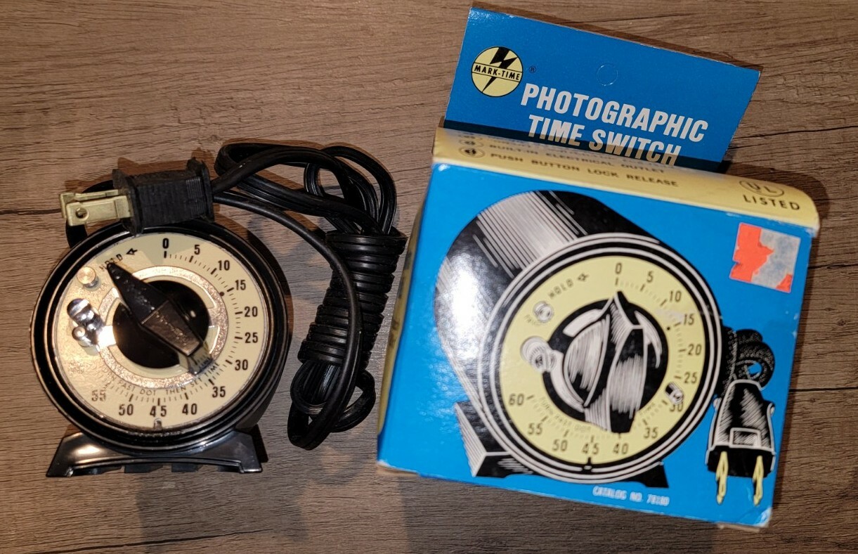 Vintage MARK-TIME PHOTOGRAPHIC TIME SWITCH w/ LUMINESCENT DIAL CAT# 78180