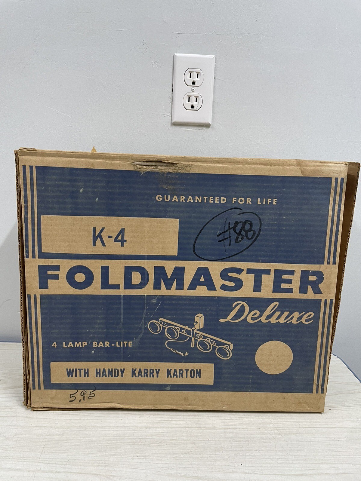 Vintage K-4 Foldmaster Deluxe Vintage Movie Camera Light Untested See Pics