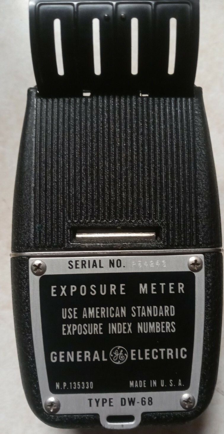 VINTAGE GENERAL ELECTRIC DW-68 PHOTOGRAPHERS CAMERA LIGHT METER W/Leather Case