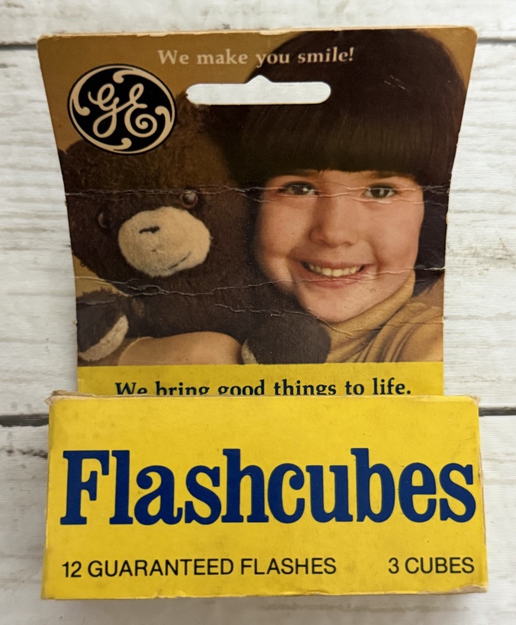 Vintage GE Flashcubes Camera Flash Cubes 3 Pack 12 Flashes Photography