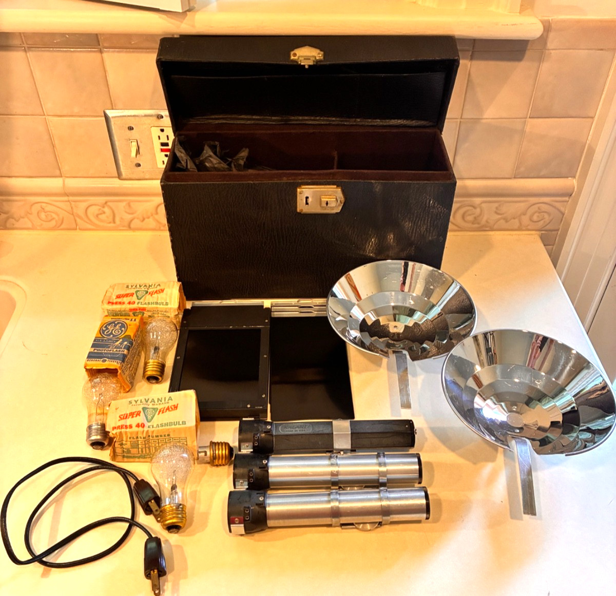 VTG Photography Equipment Lot -Flashes, Film Holder, Dark Sheets, Bulbs, Case