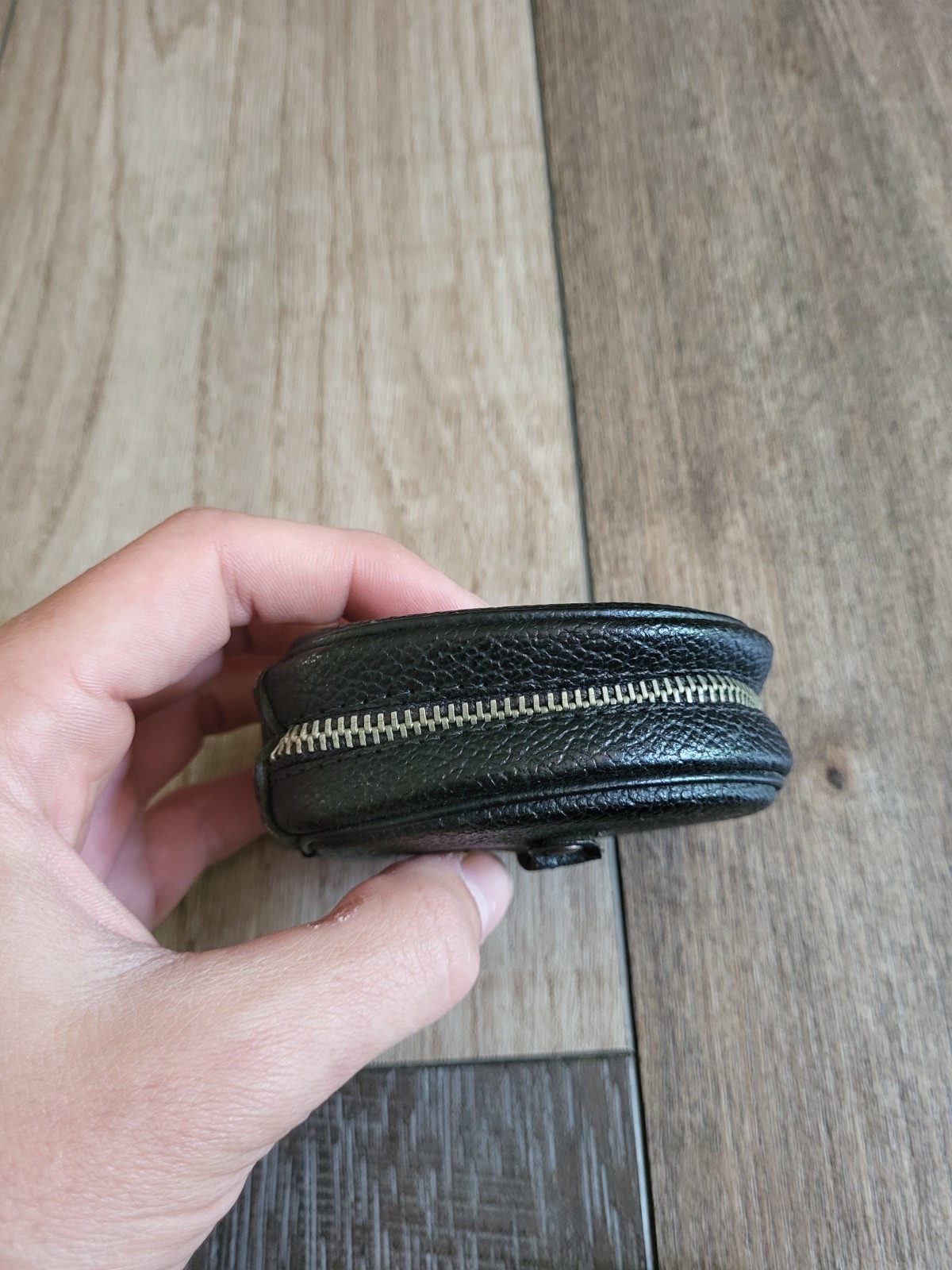 Petri 5.4cm Metal Clamp on Lens Hood with Case 7s In Good Condition