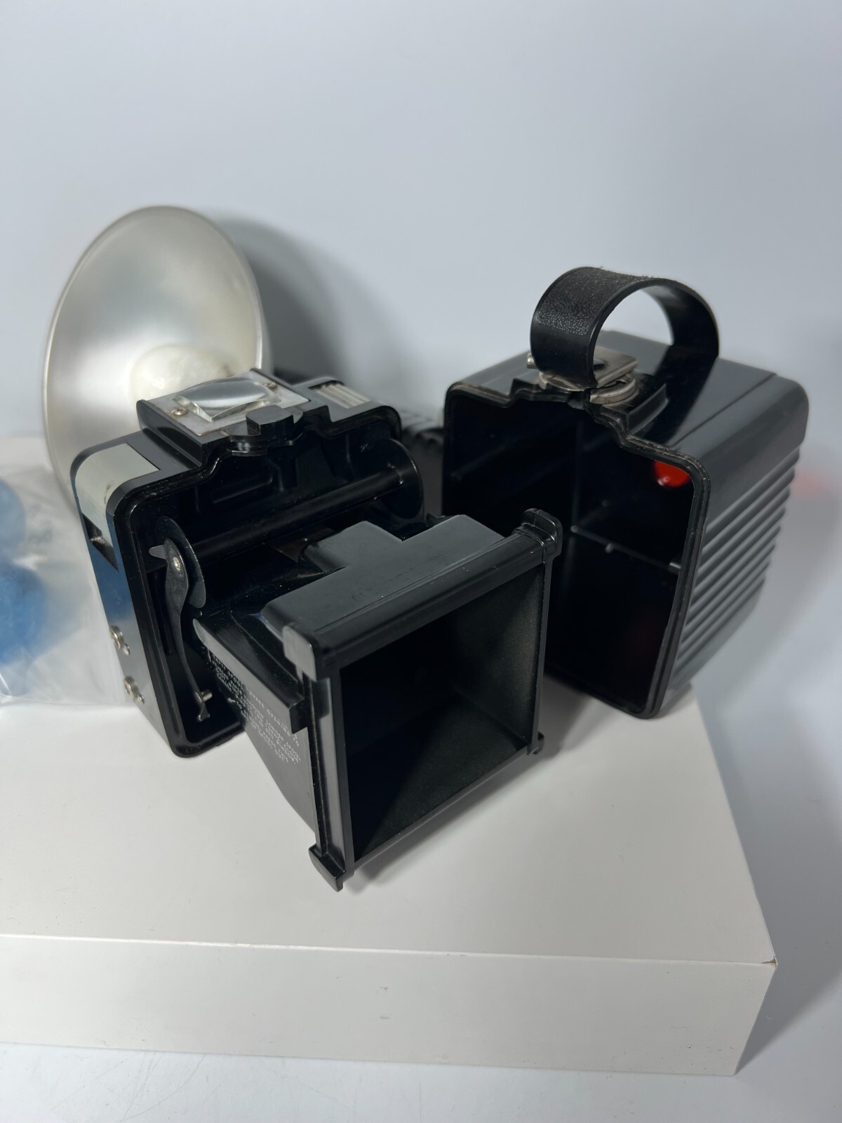 Vintage Kodak Brownie Hawkeye with Kodalite Flash Holder With 7 Additional Bulbs