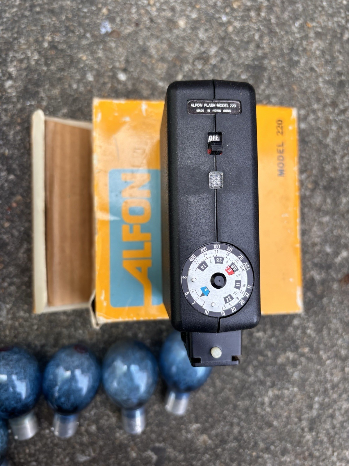 Lot of Vintage Camera Flashes,Bulbs & Accessories – Ansco, Alfon , Rokinon