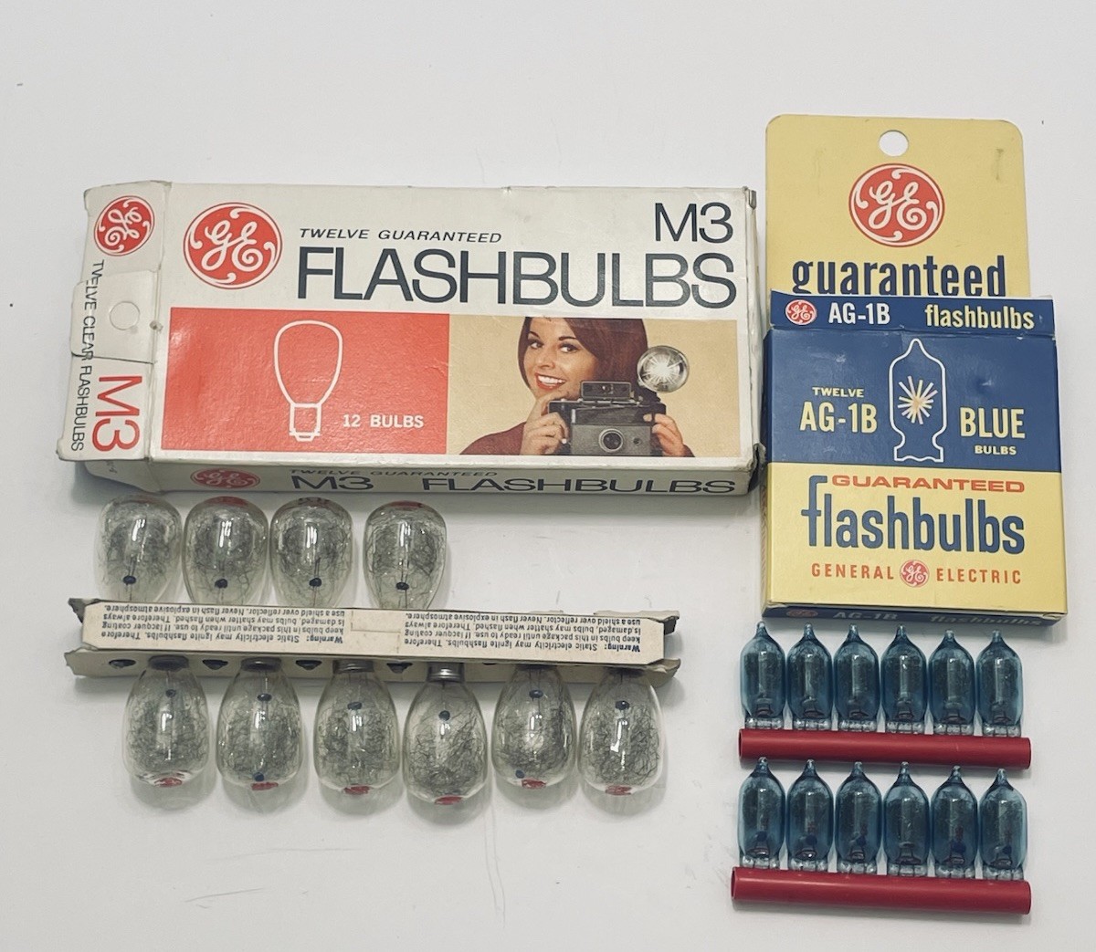 Lot Of 22 Vintage General Electric M3 And AG-18 Flash Bulbs With Boxes