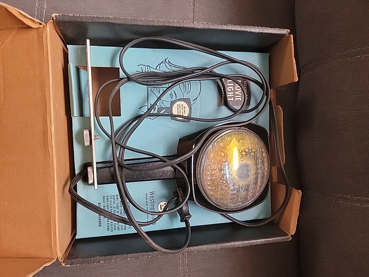 VTG WESTINGHOUSE SEALED BEAM TYPE MOVIE LAMP USED STILL WORKING