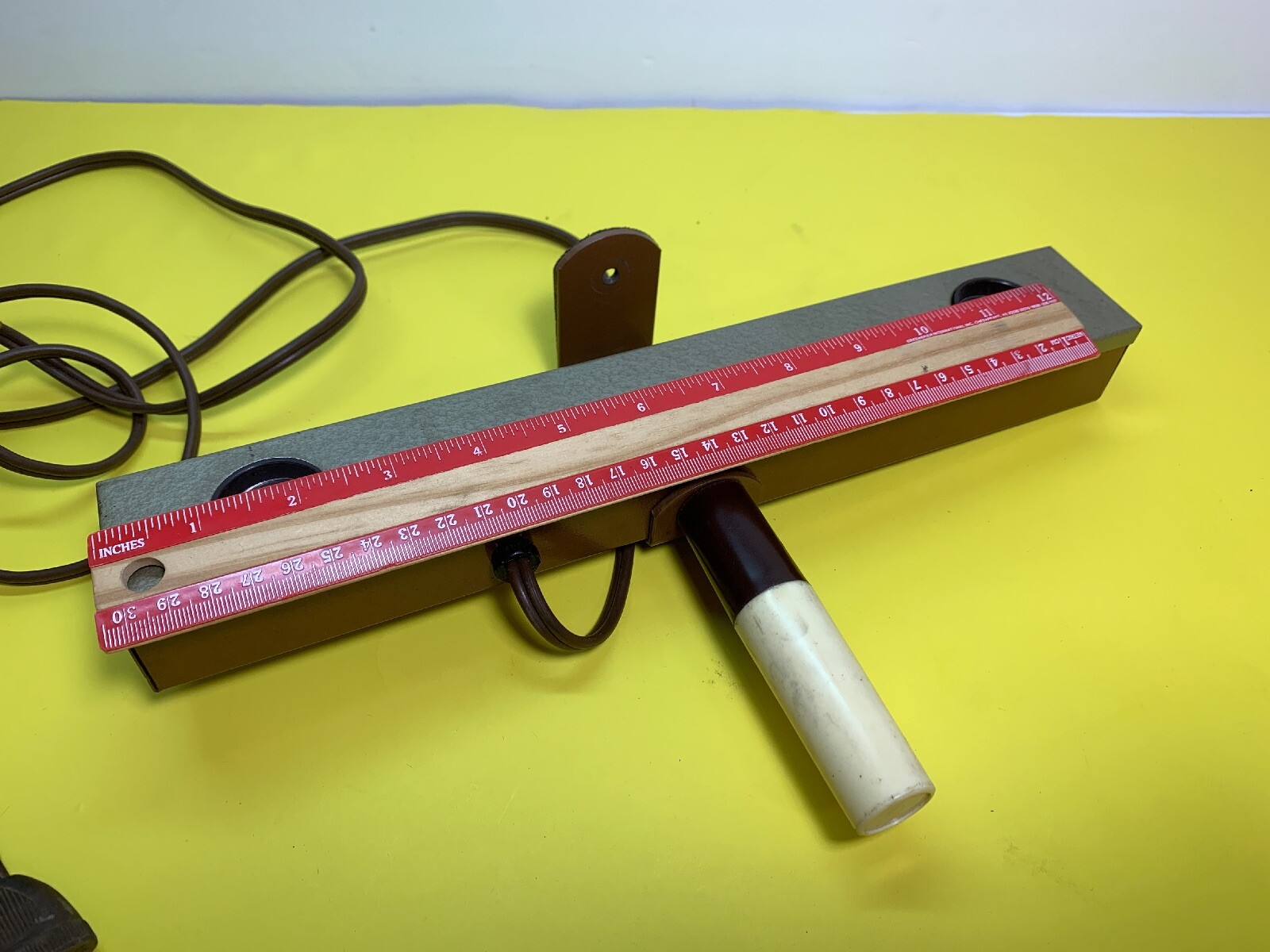Logan Electric Model No. 220 Lite Holder 2 Light Bar Vintage Photography Lamp