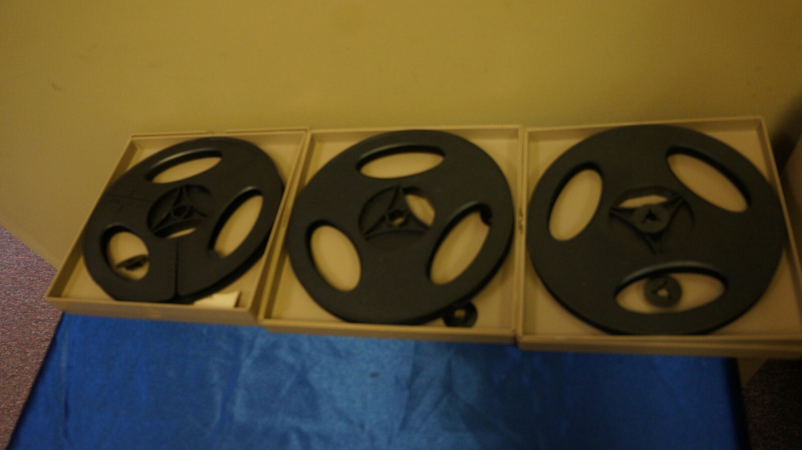 LOT OF 3 BAIA 400 8MM REELS WITH PLASTIC CASE OVER 5″