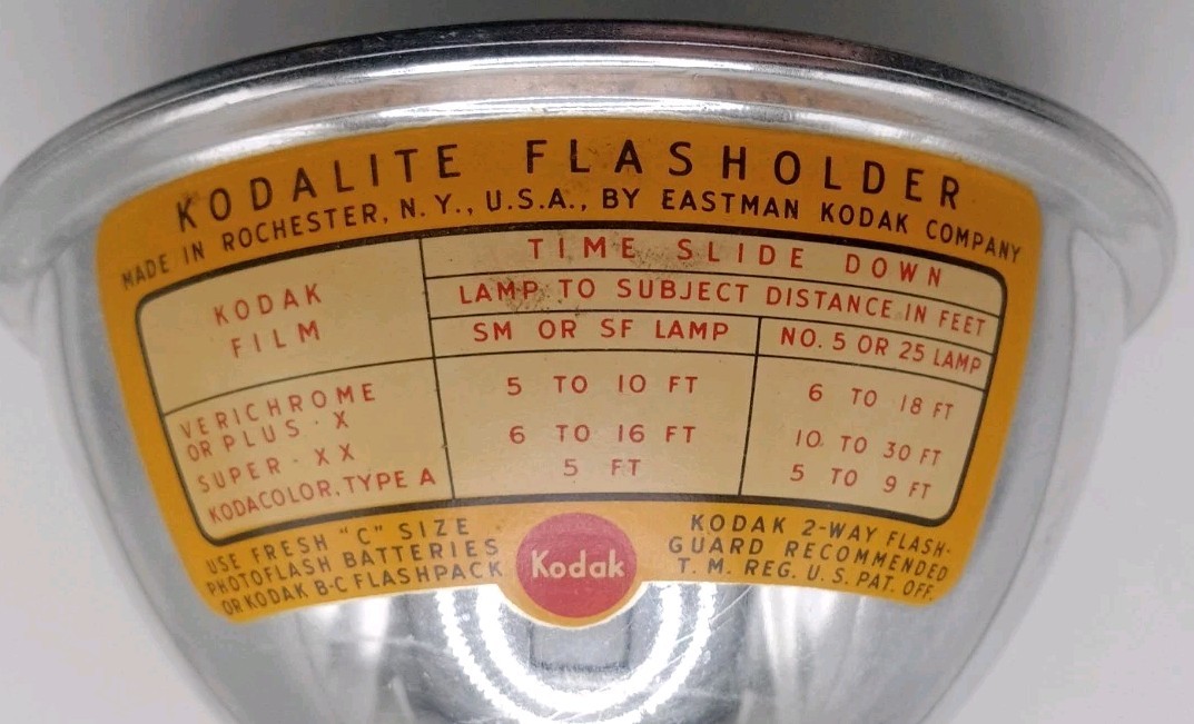 Vintage KODAK KODALITE 5-1/4″ Flasholder With 7 Bulbs & Original Box!