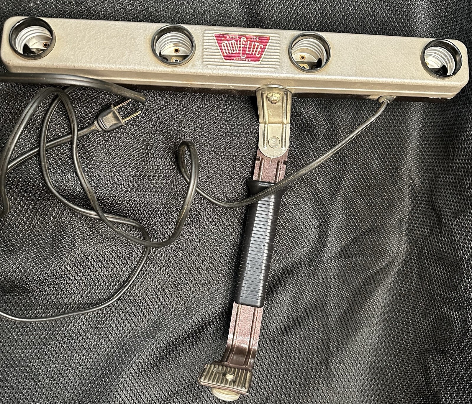 Vintage 1950’s ACME Mov-e-Lite 4-bulb Light Bar For Photography Filmmaking Metal