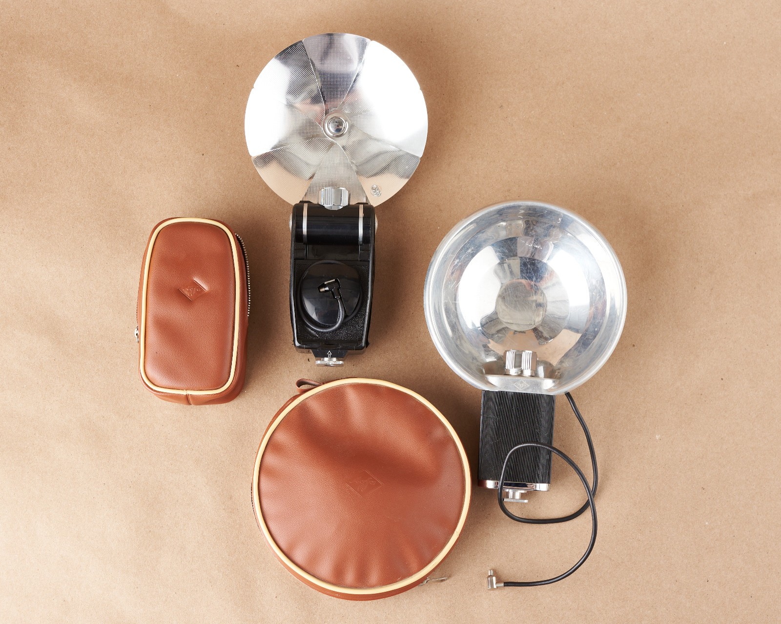 2 Vintage Agfa shoe mount bulb flash units w/reflectors, Flash Gun KL & Agfalux