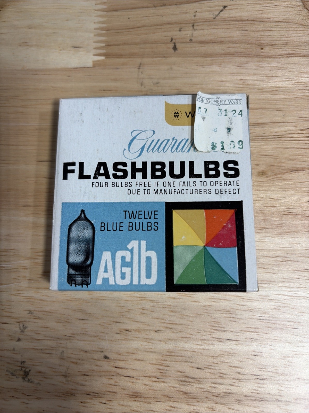12 Each (1 Box) Wards AG1B Flash Bulbs For Vintage Style Photography Equipment