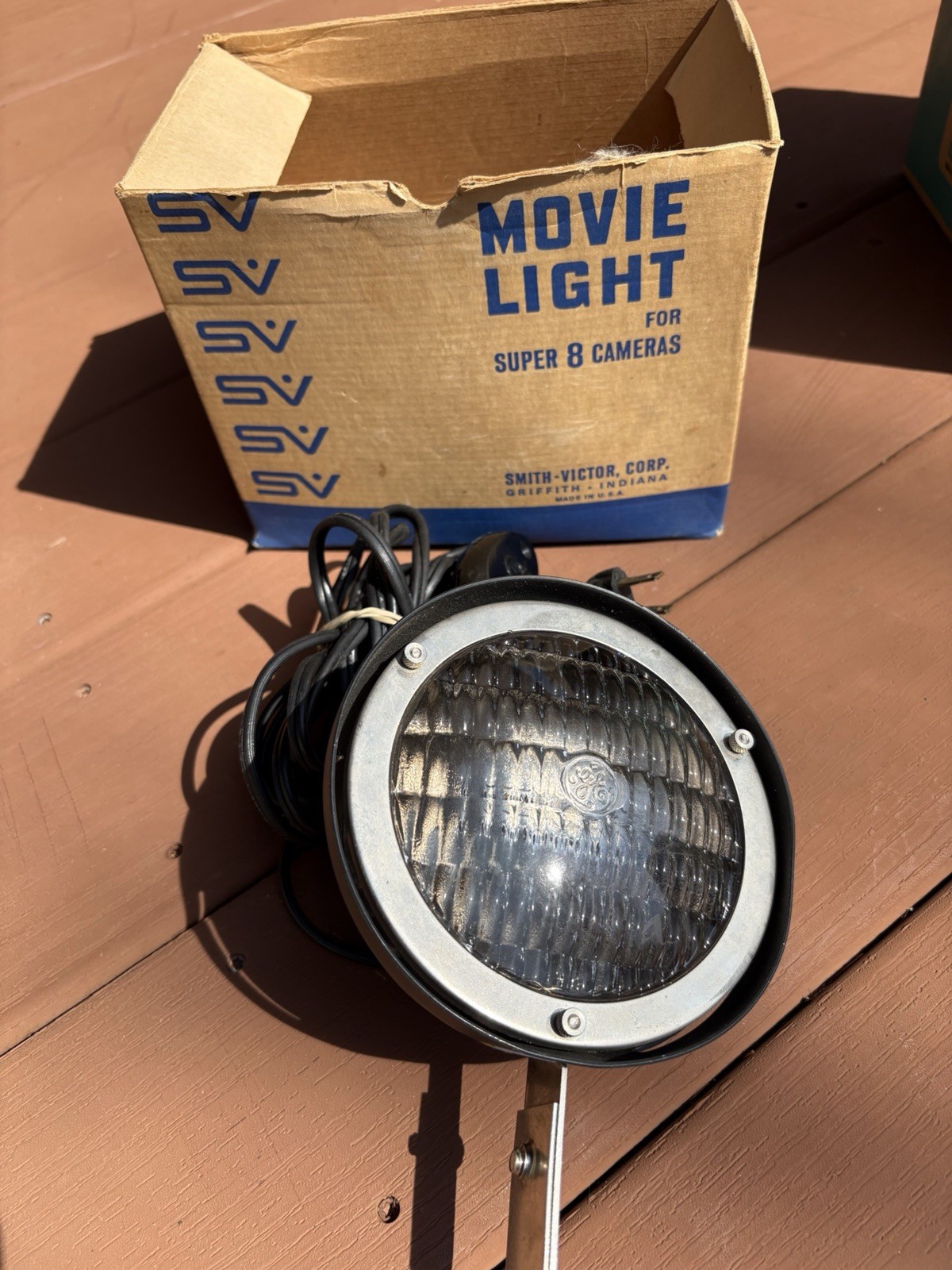 Vintage SV Movie Light for Super 8 Movie Cameras Smith-Victor #S650 Original Box
