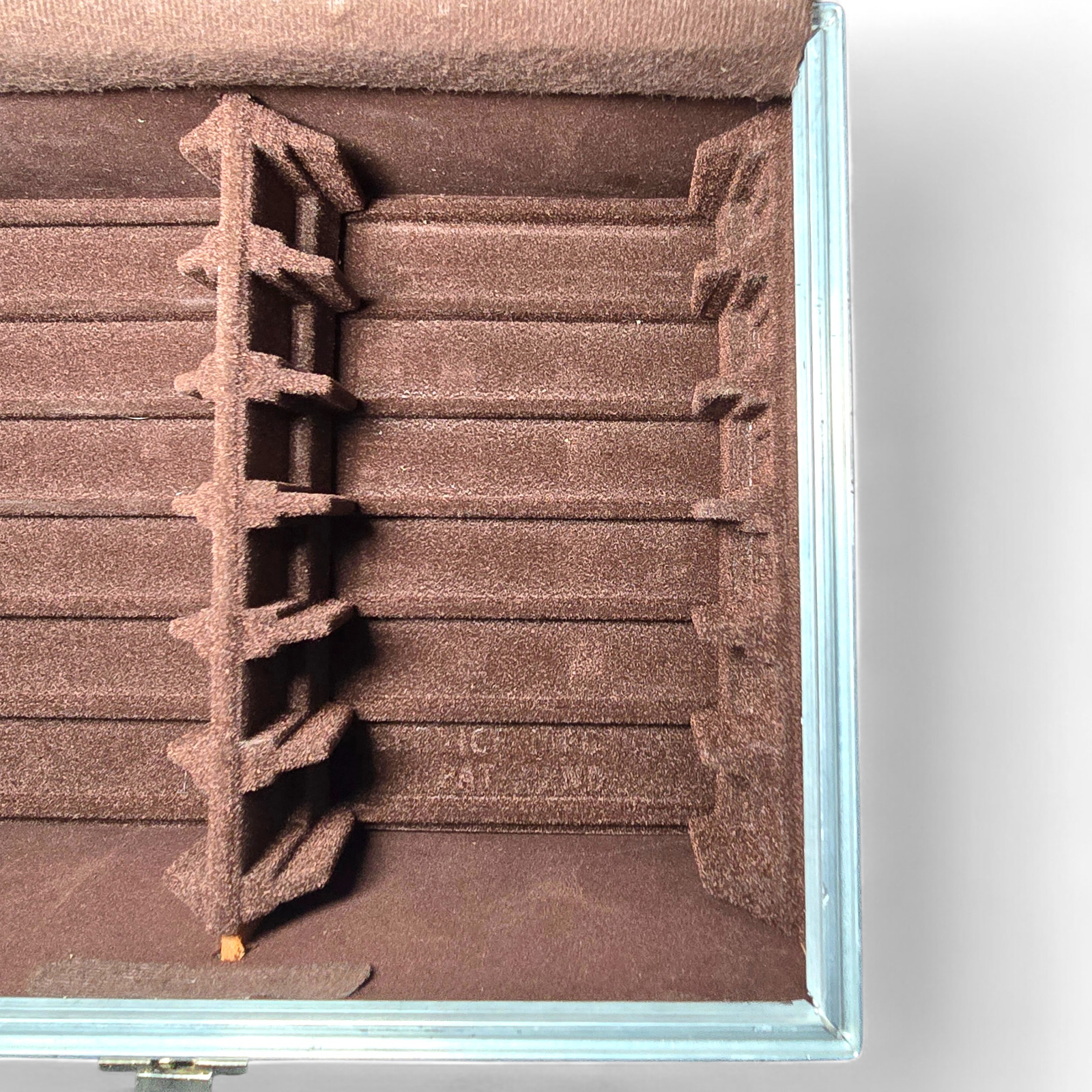 VTG Brown Vinyl Film Reel Storage Case w/ 12 Slots, Foam Inserts & Locking Clasp