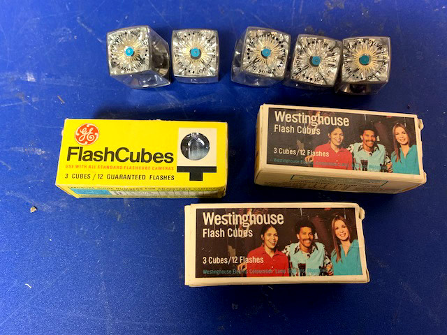 Lot of 13 Flash Cubes, 5 Westinghouse, 2 GE, 6 Sylvania Blue dot