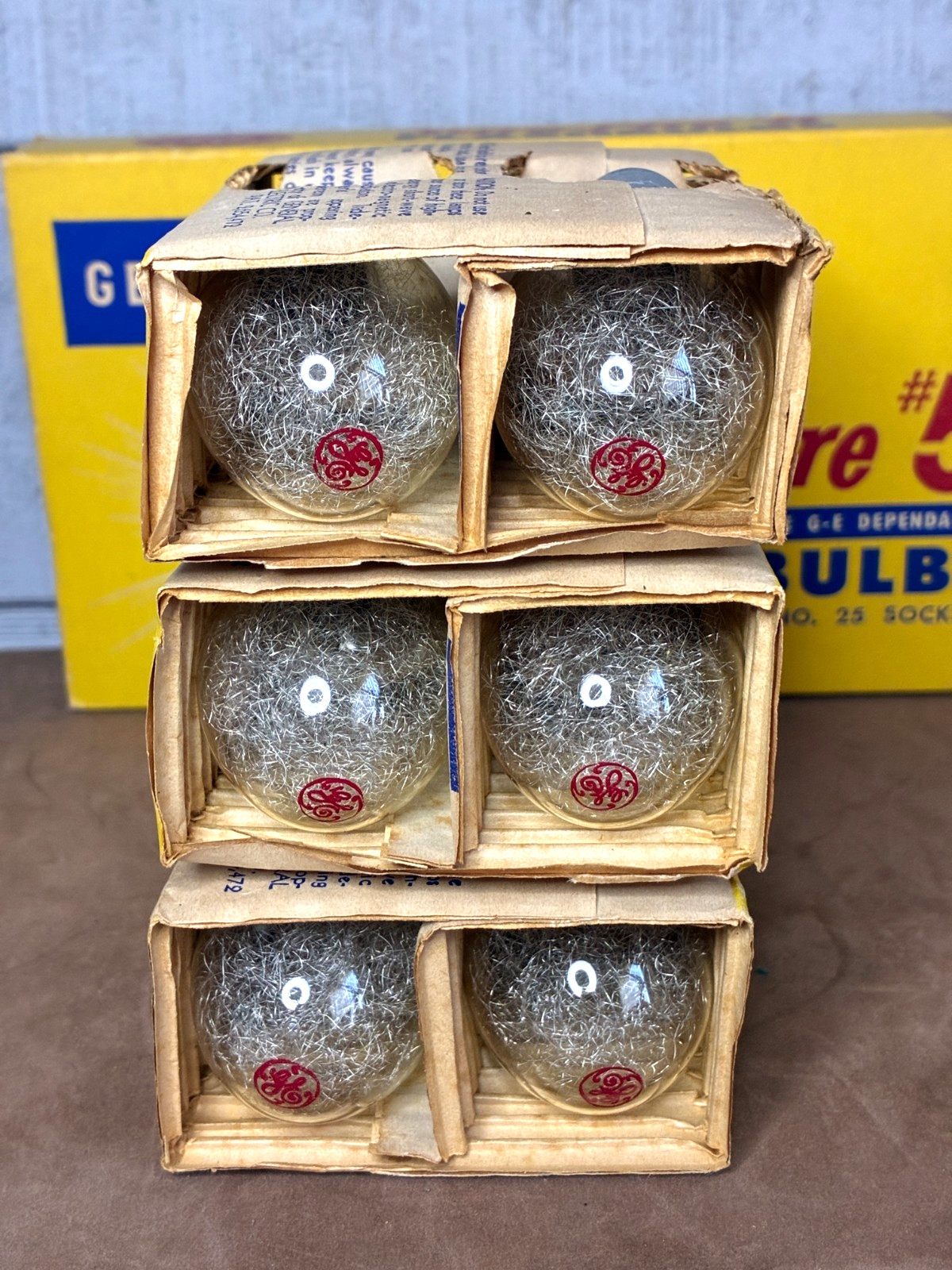 Vintage GE GENERAL ELECTRIC Sure Fire #5 Flashbulbs ~ New Old Stock ~ 12 Bulbs