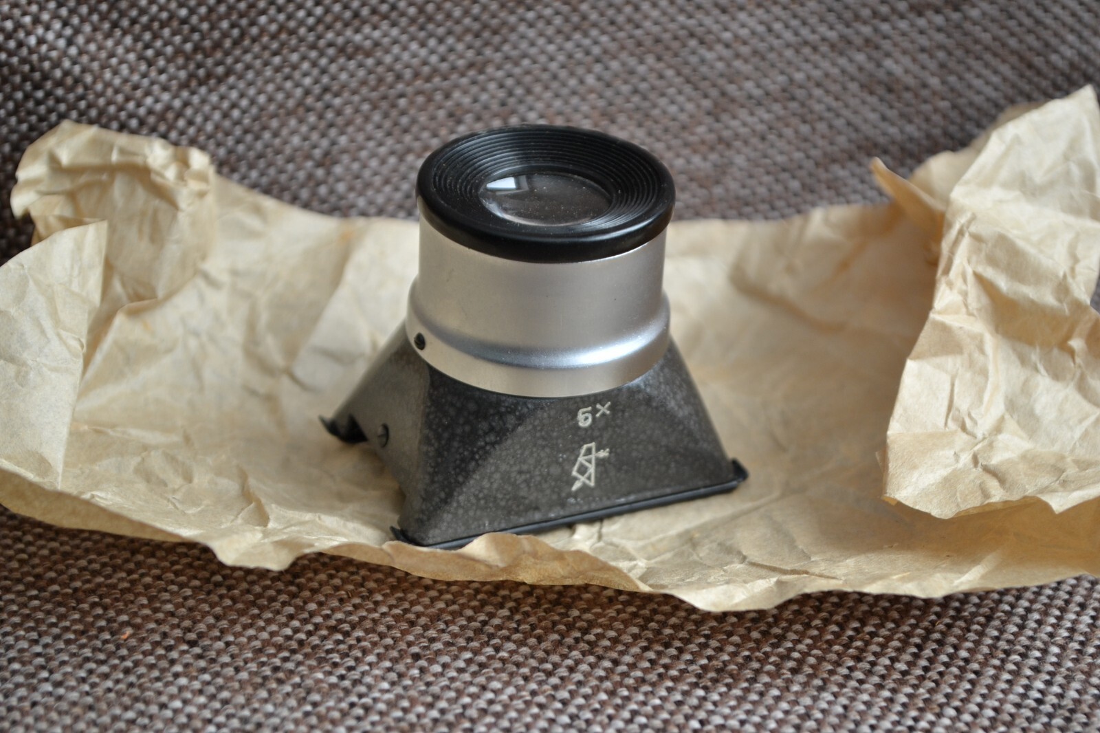 Vintage iron Magnifying Loupe L-5 For Viewing Film Frames USSR
