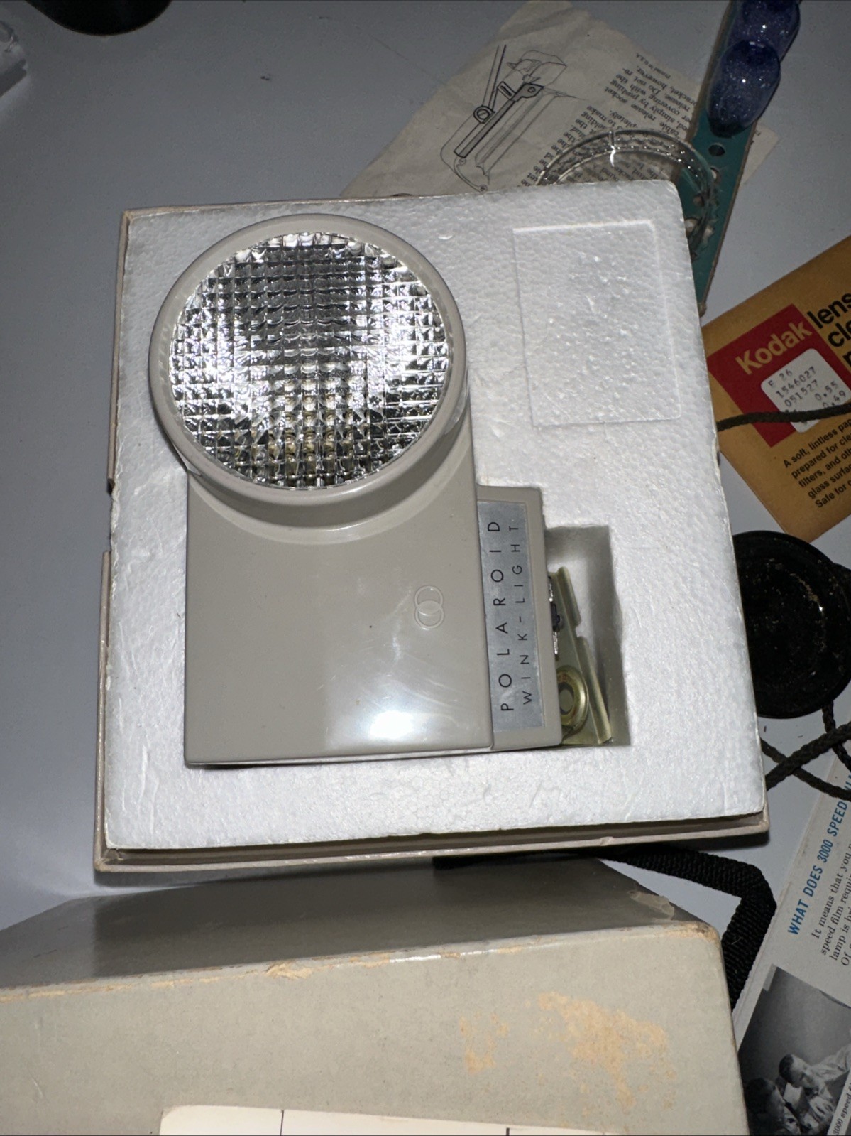 POLAROID WINK LIGHT MODEL 250 VINTAGE CAMERA ACCESSORIES LOT Flash Bulbs Kodak