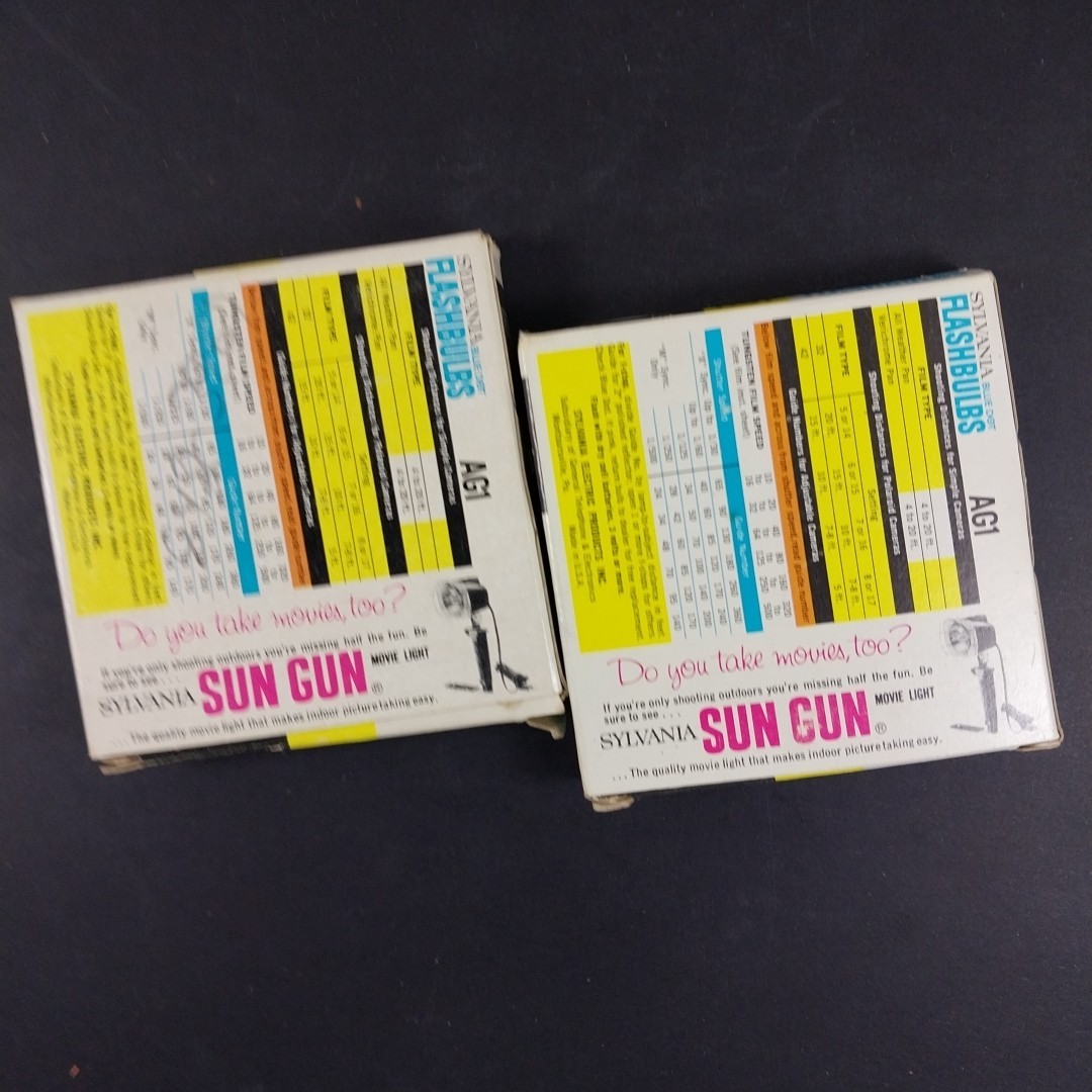 Vintage Sylvania Flashbulbs Blue Dot # AG1 22 Bulbs Total
