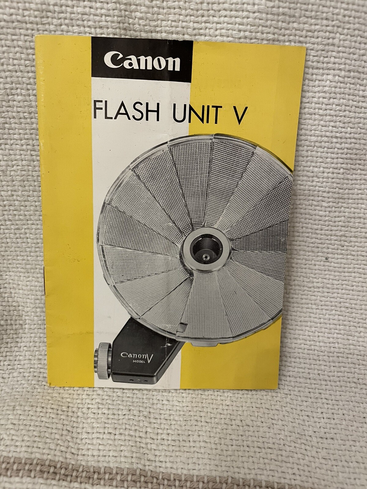 Canon Flash UNIT MODEL V2 Vintage Made in Japan Leather Case & Guide