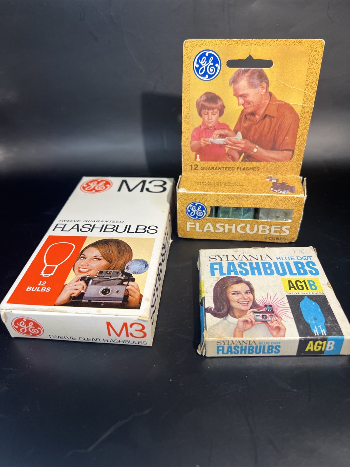 Lot of 3 Vintage NOS GE General Electric M3 AG-1B Flashbulbs And Flashcubes NIB