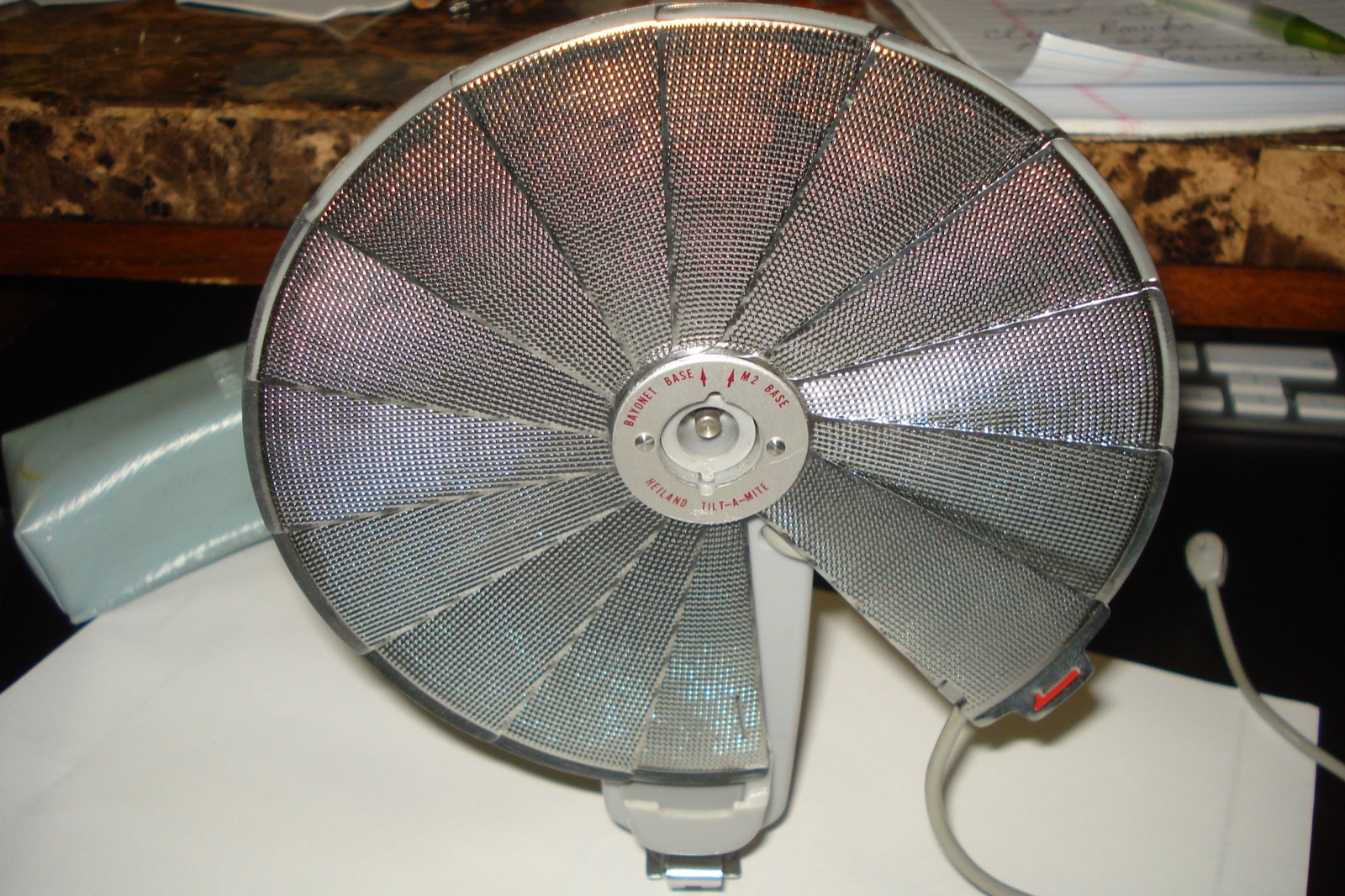 Vintage TILT-A-MITE Camera Flash Unit Collapsible Fan Japan Heiland