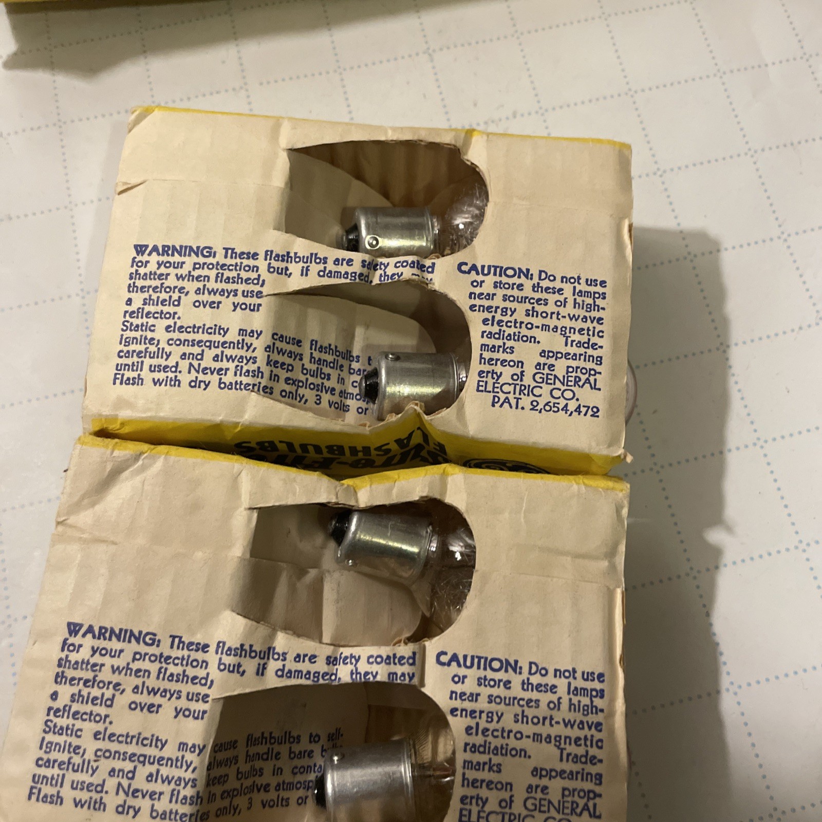 Flashbulbs Type SM Speed Midget, vintage film camera, General Electric 7 bulbs