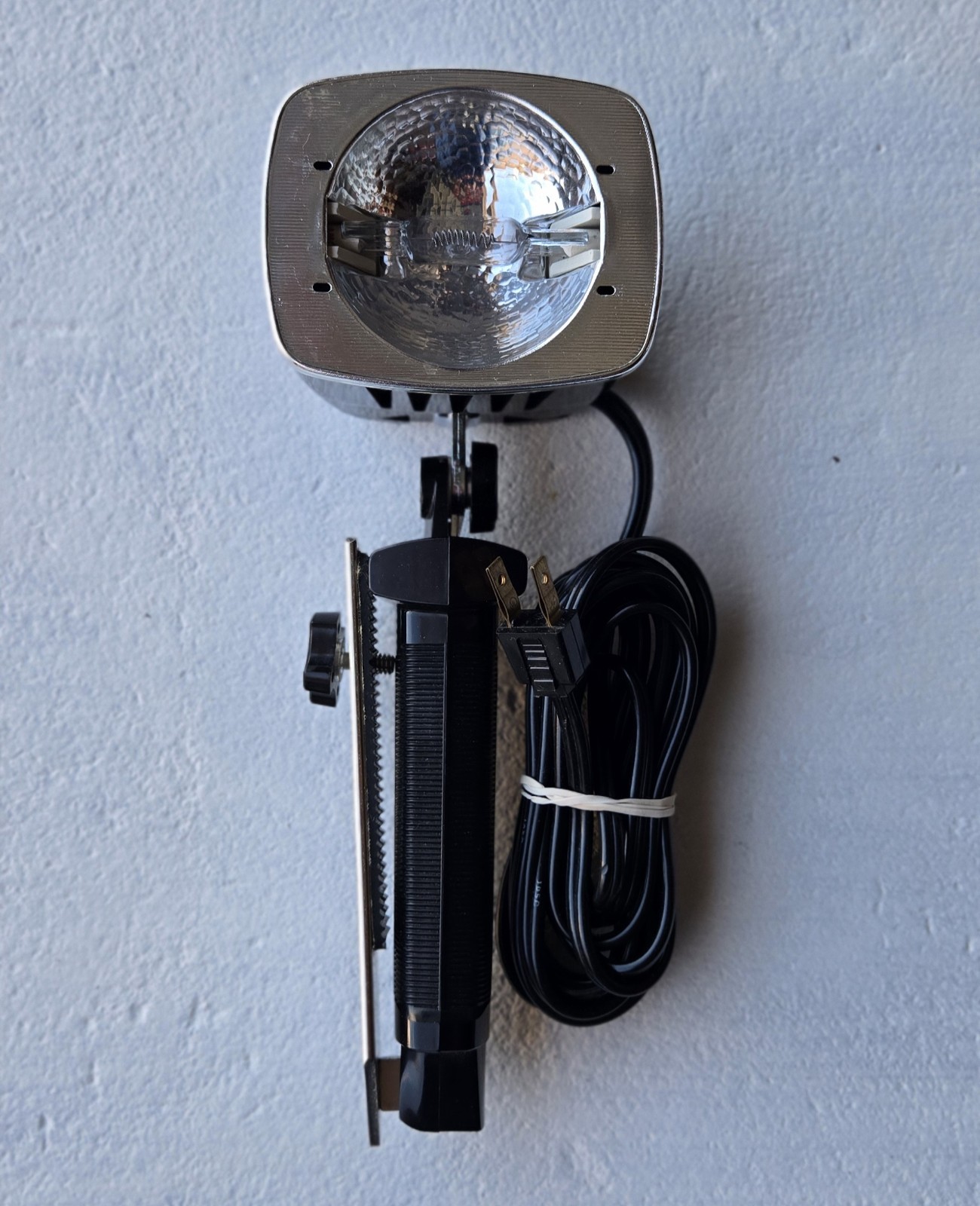 Vintage Sylvania Sun Gun II SG-55 Movie Light Halogen Bulb 1960s Pre-owned.