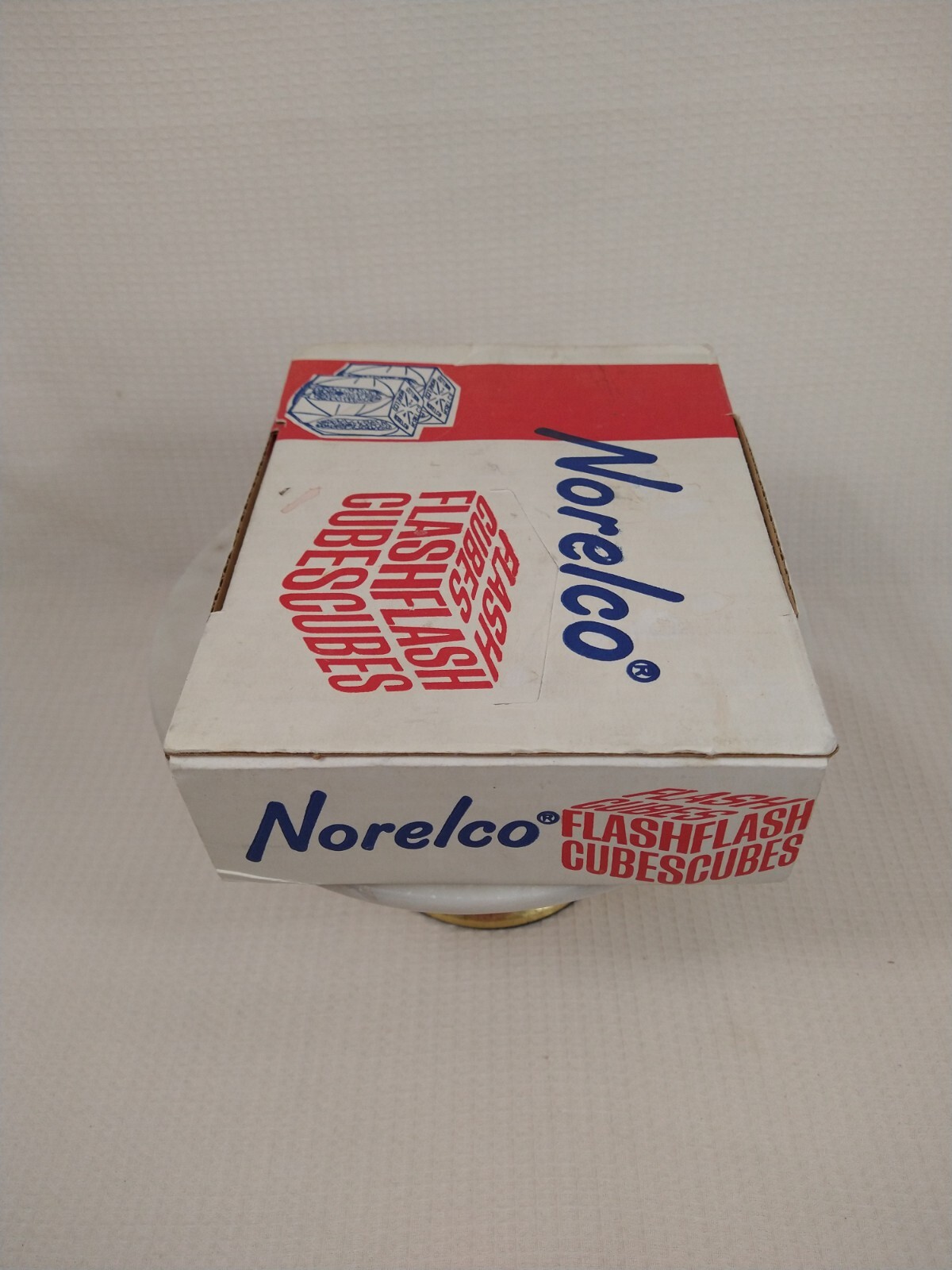 Vintage Norelco Flash Cubes 36 Cubes 144 Flashes Full Case Counter Display NOS