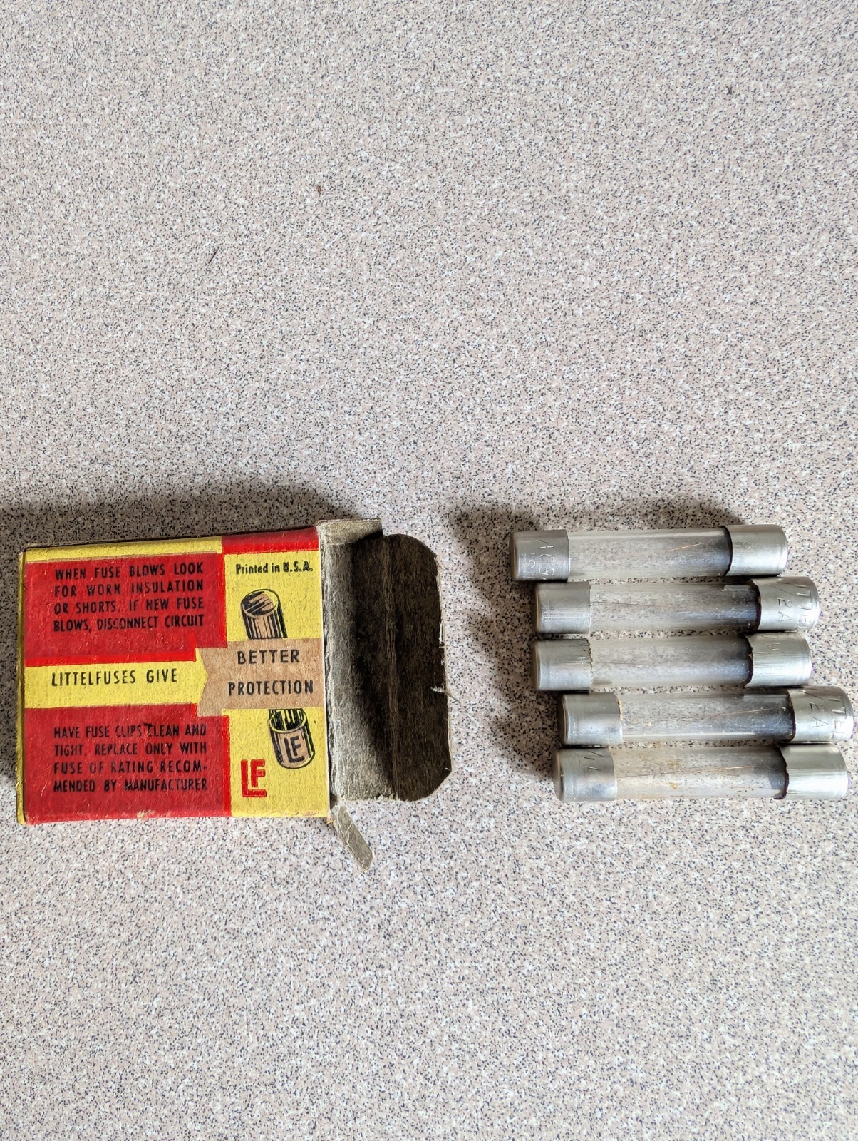 AMPRO Projector Incomplete Accessory Kit Parts As Pictured: Brush, Oil Can, Fuse