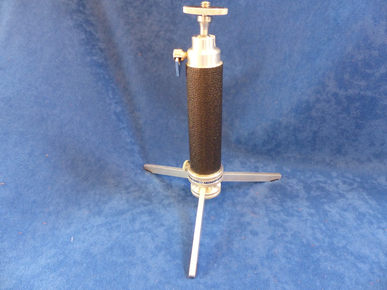 Vintage Samigon Minopod Tripod, 5-1/2 inch height, folding legs