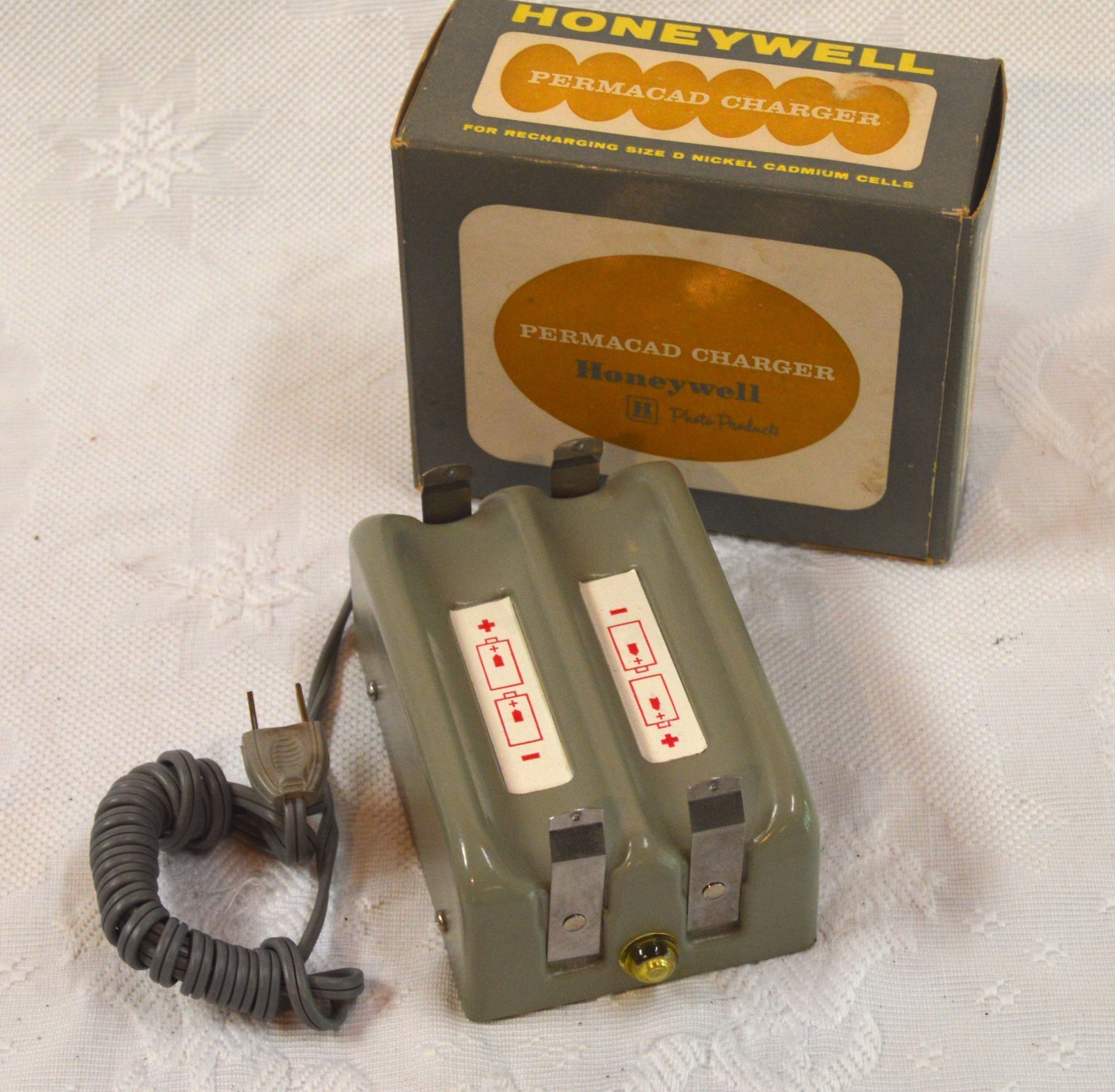 Honeywell Permacad Battery Charger For Strobonar Cat. # 318 NIB