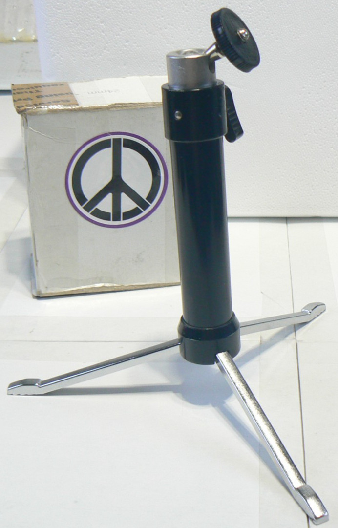Compact Portable Table Top 7″ Tripod with Ball Head – Used VINTAGE B5