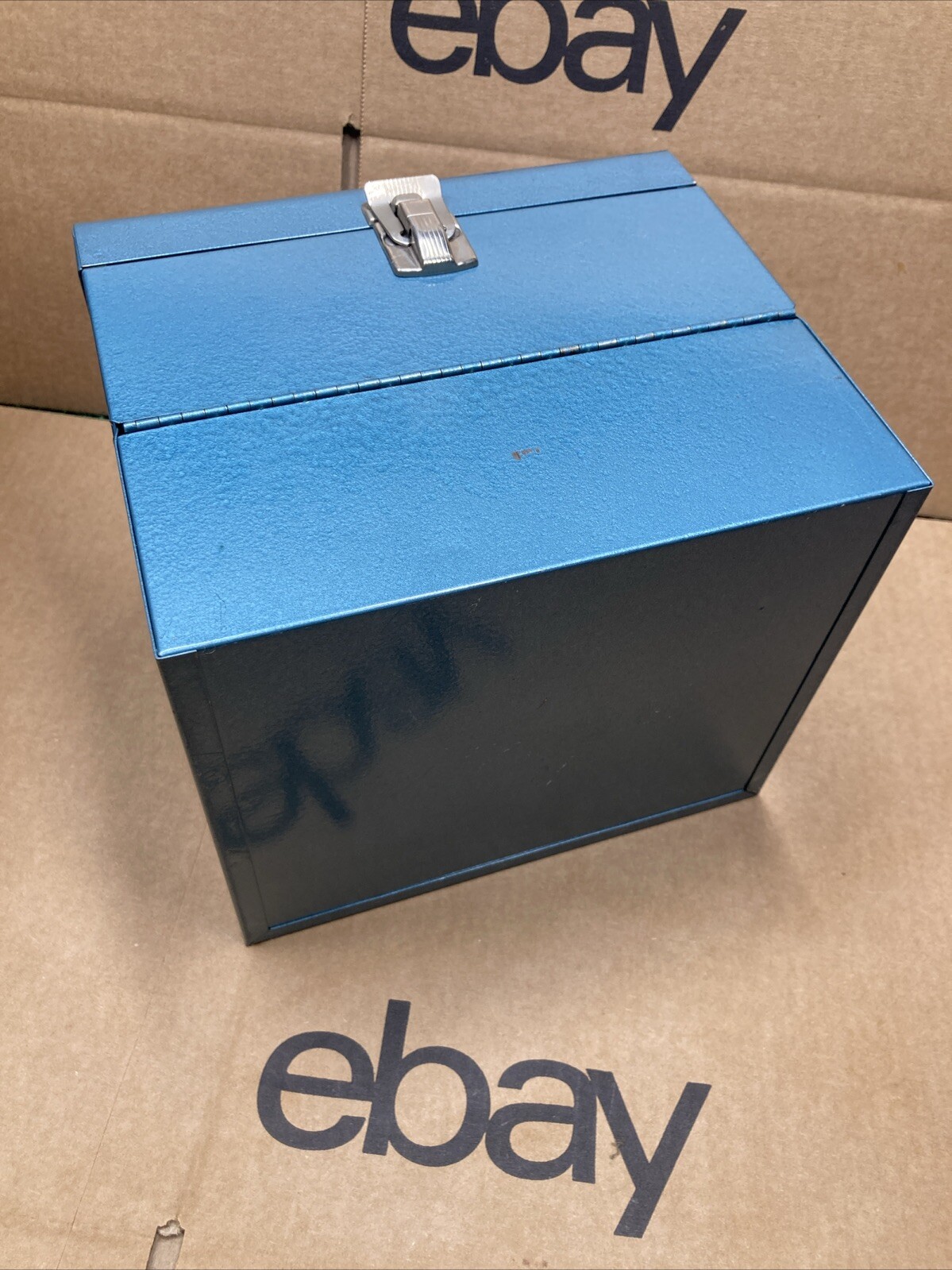 VINTAGE LOGAN METAL 8MM REEL-TO-REEL FILM CABINET CASE 12-REEL – BLUE
