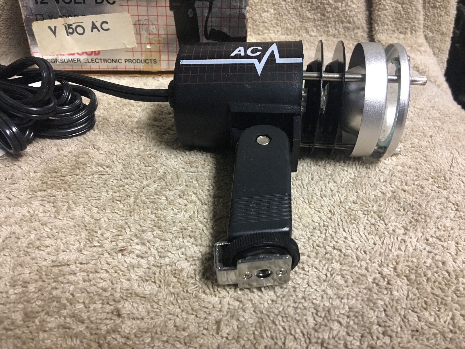 HARDWOOD PLUS POWER V-150AC VIDEO CAMERA LIGHT