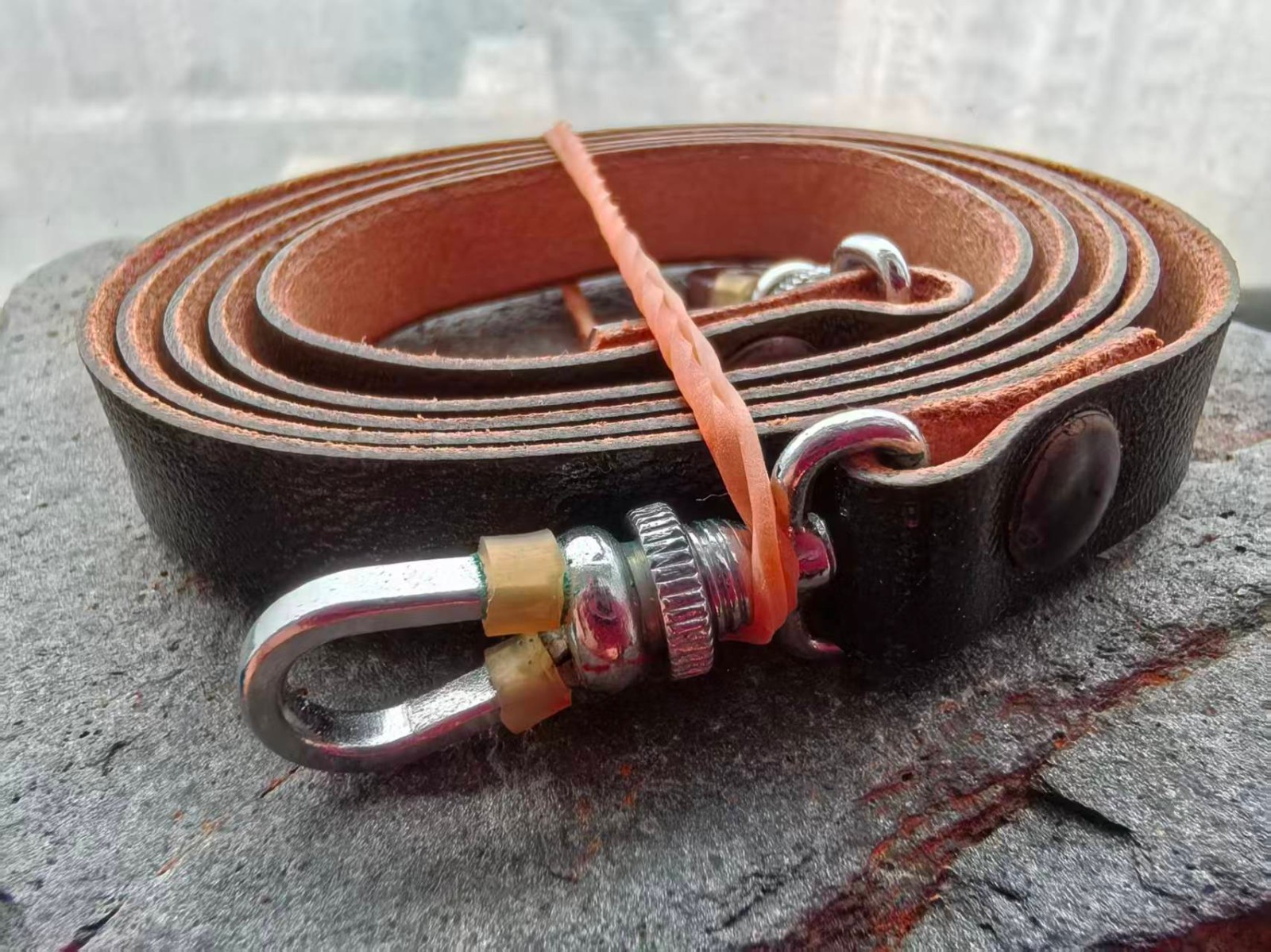 Strap for Leica SM Bodies #1 ……….. Minty