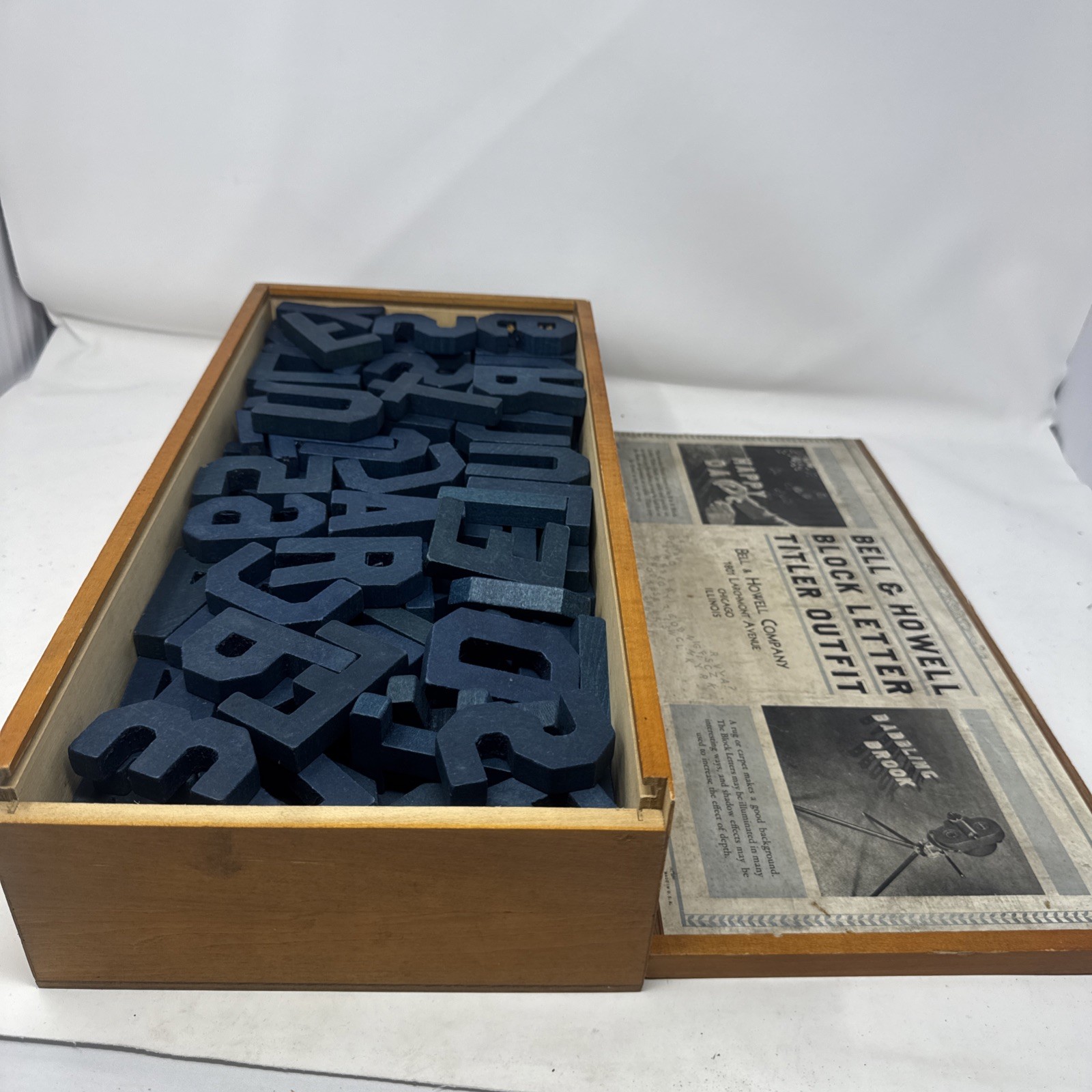 1940’s Bell & Howell Wood Block Letter Movie Titling Outfit *190+Pieces – W/Box