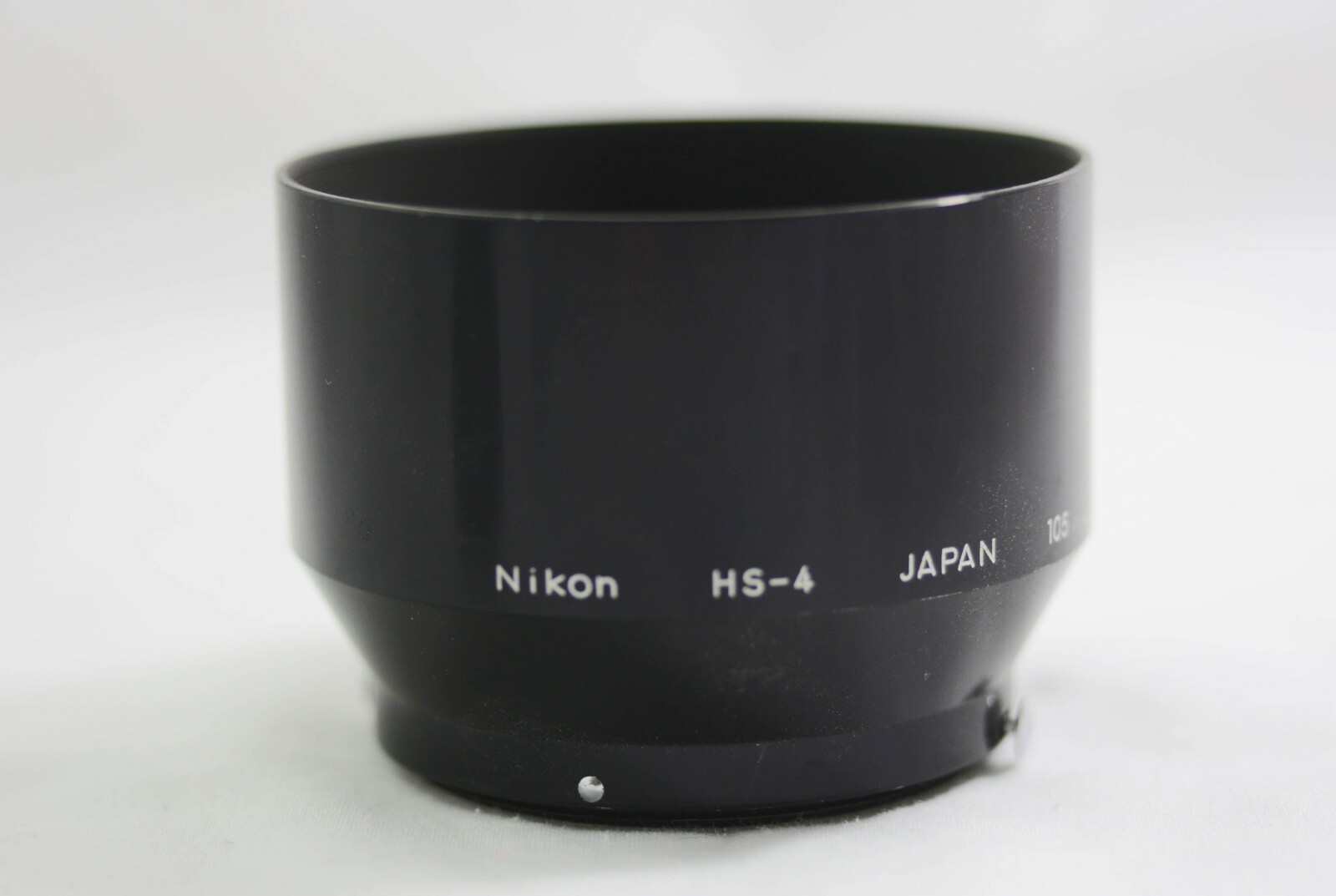 VINTAGE NIKON HS-4 SNAP-ON CAMERA LENS HOOD FOR 105 135MM NIKKOR LENS