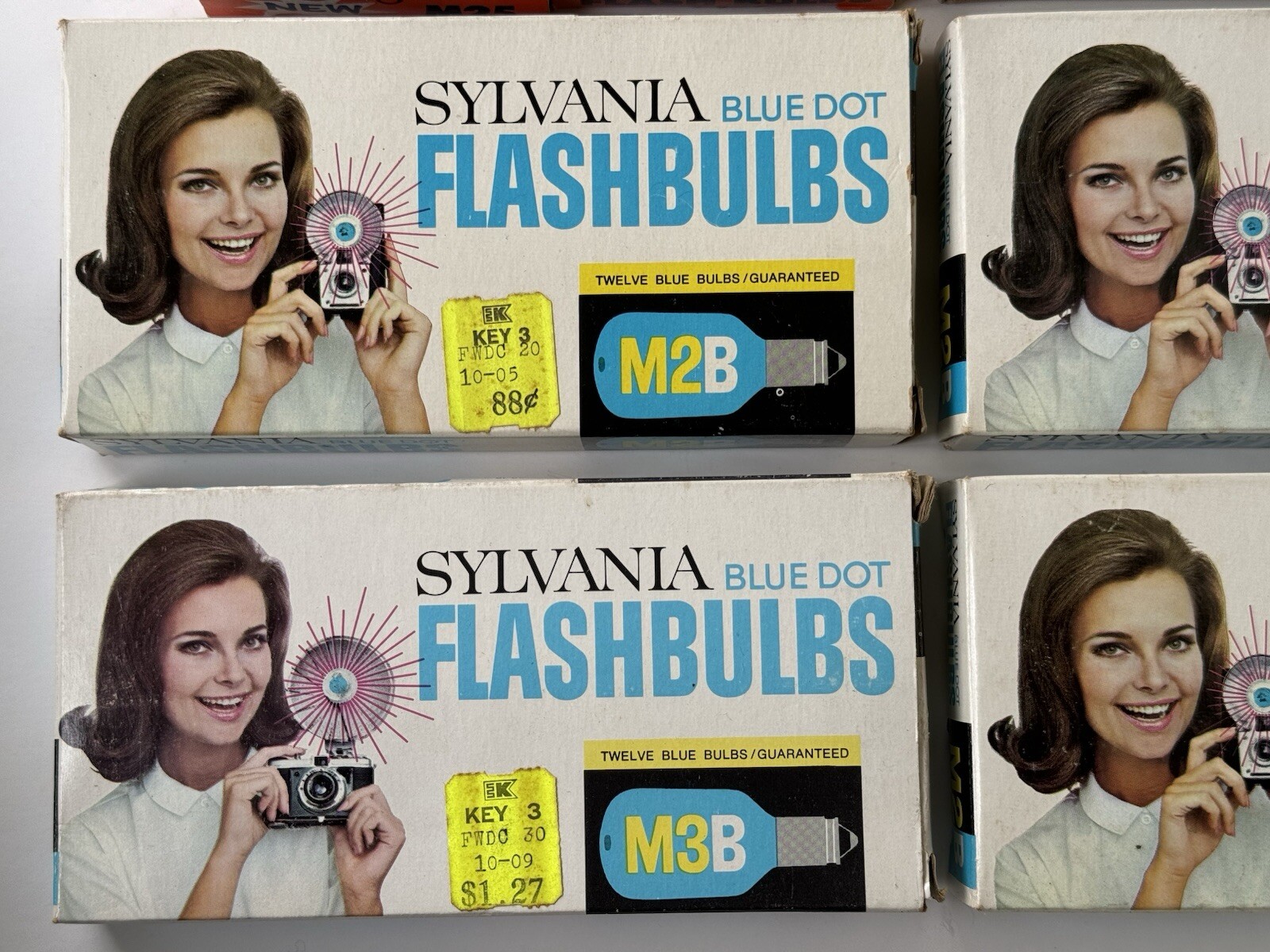 VINTAGE NOS 47 SYLVANIA M28 BLUE DOT FLASHBULBS 23 WESTINGHOUSE M25 BULBS