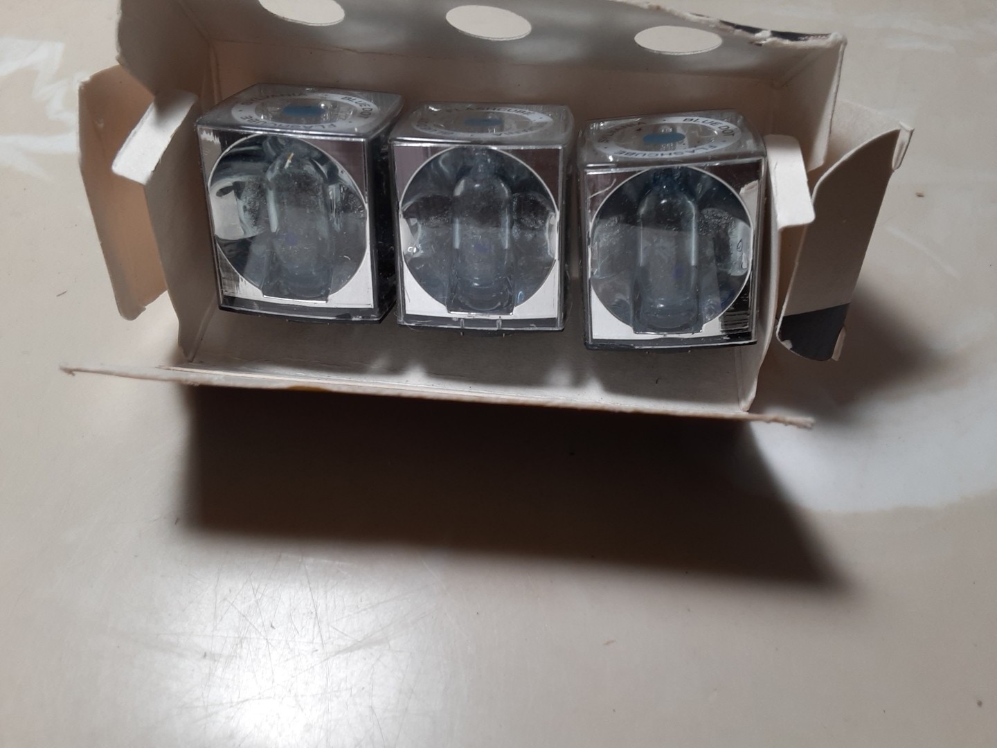 3 packs Vintage Sylvania Blue Dot Flashcubes in original boxes w/3 unboxed cubes