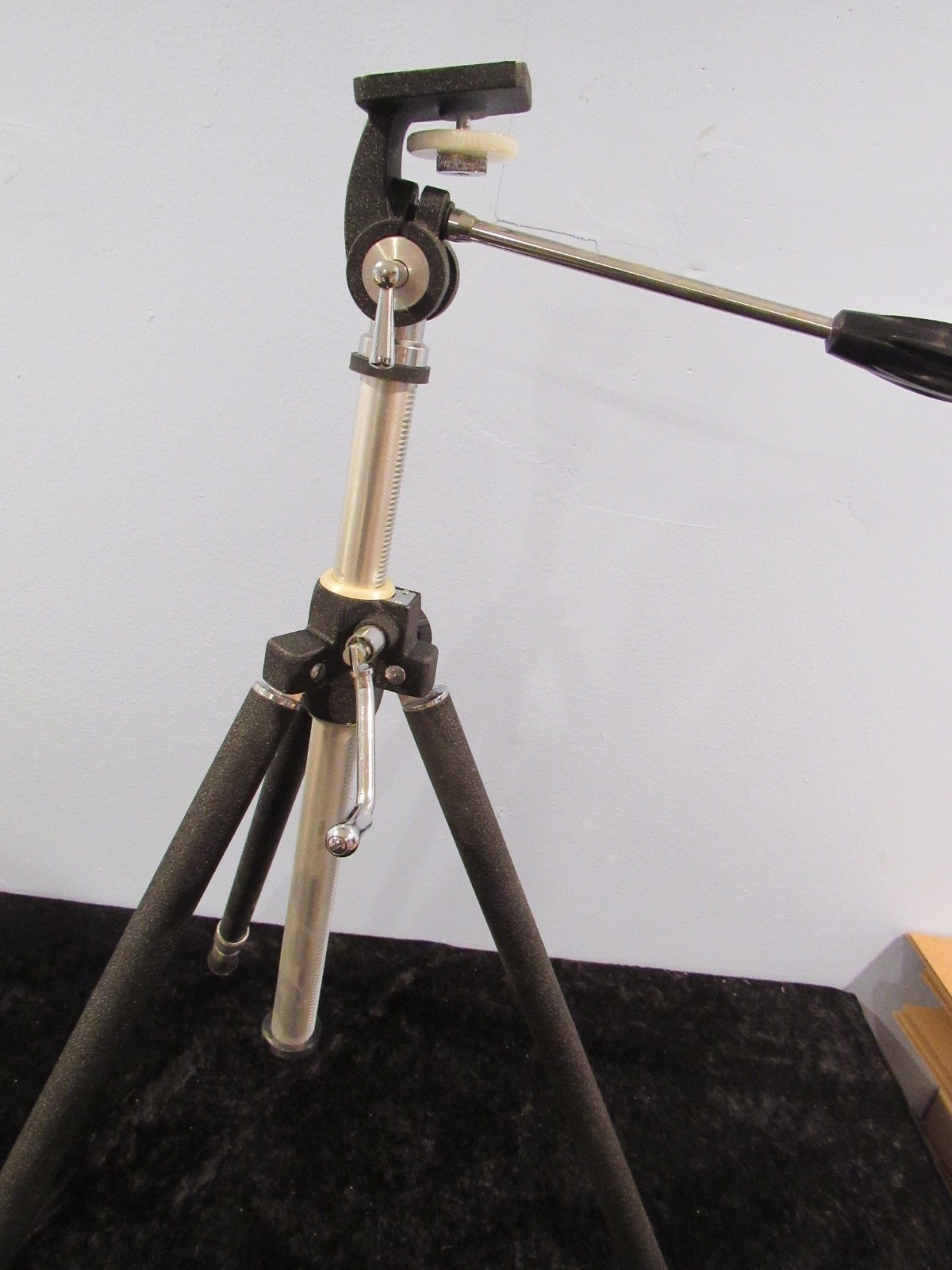 Vintage E.J. Korvette Deluxe Elevating Tripod Photography Videography JAPAN