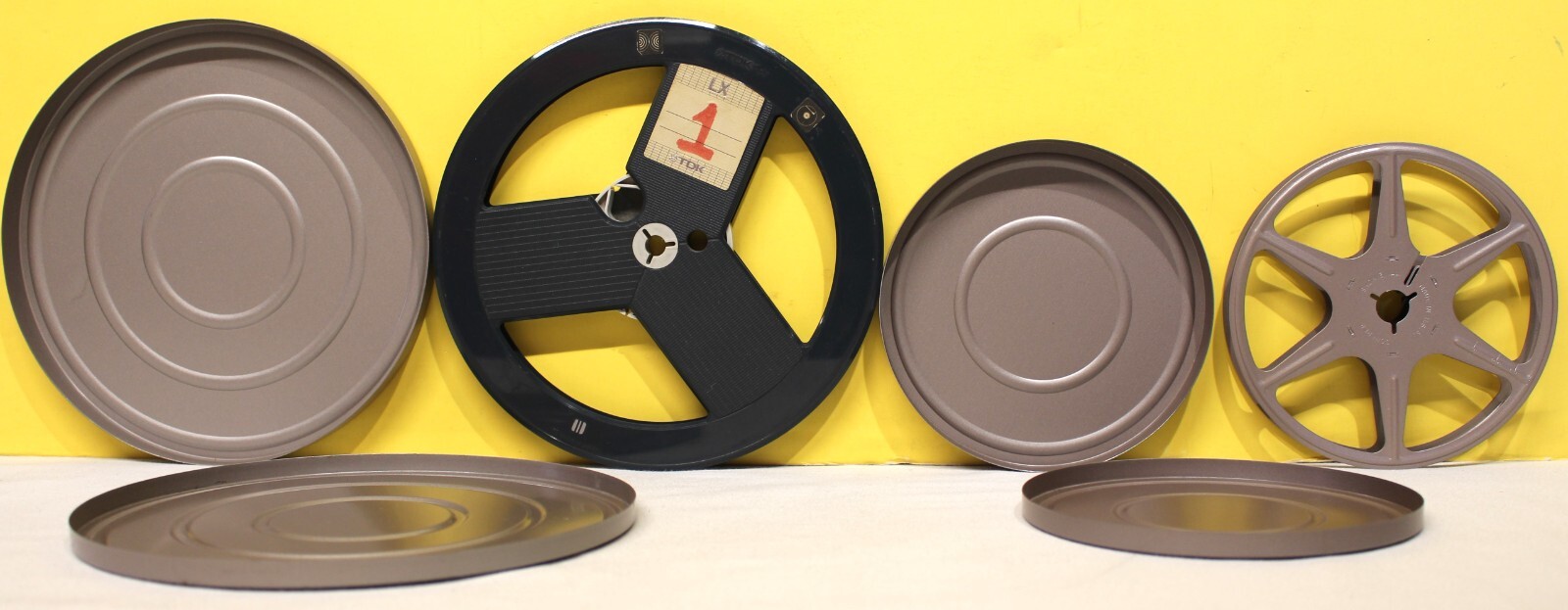 Mixed Lot 2 Empty Reels 1 Plastic 7″, 1 Metal 5″ in Metal Storage Cases Scherer