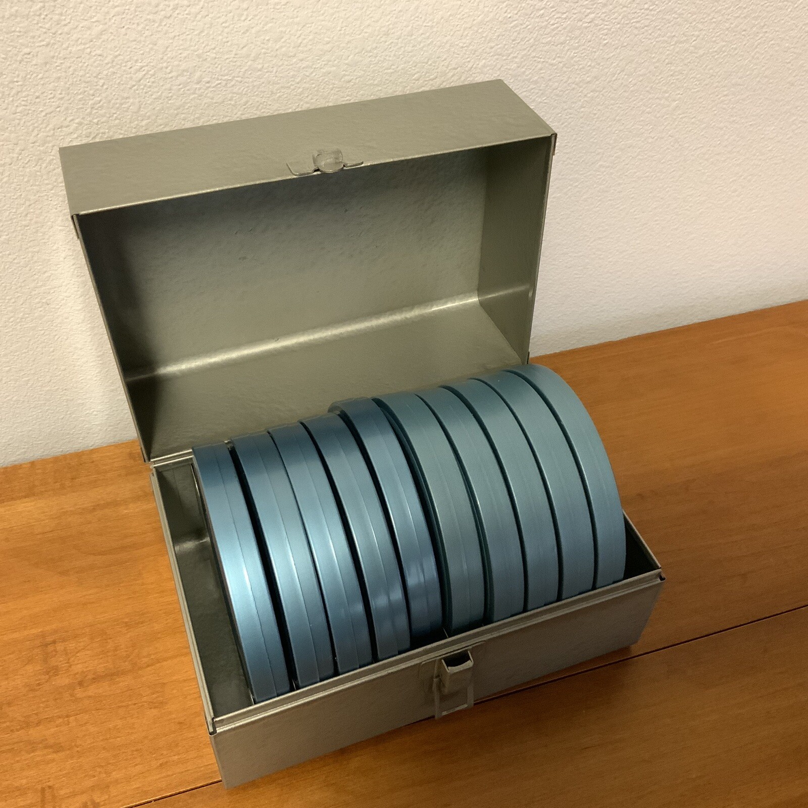 Vintage 200 ft 8 mm Film Reels + 10 Metal Cases Compco + Scherer + Carry Box